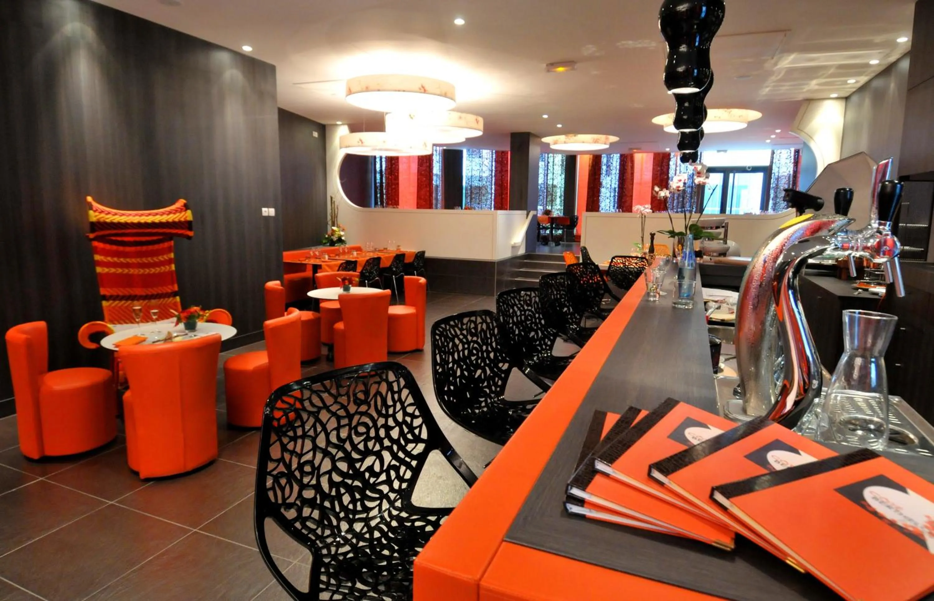Restaurant/places to eat in B&B HOME Lyon Centre Berthelot