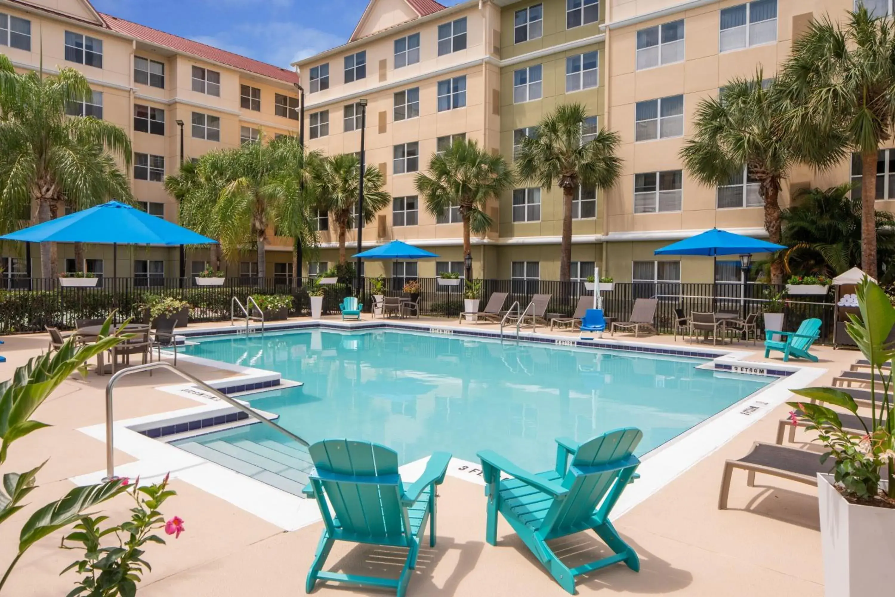 Swimming pool in Residence Inn Orlando Convention Center Swimming pool in Residence Inn Orlando Convention Center