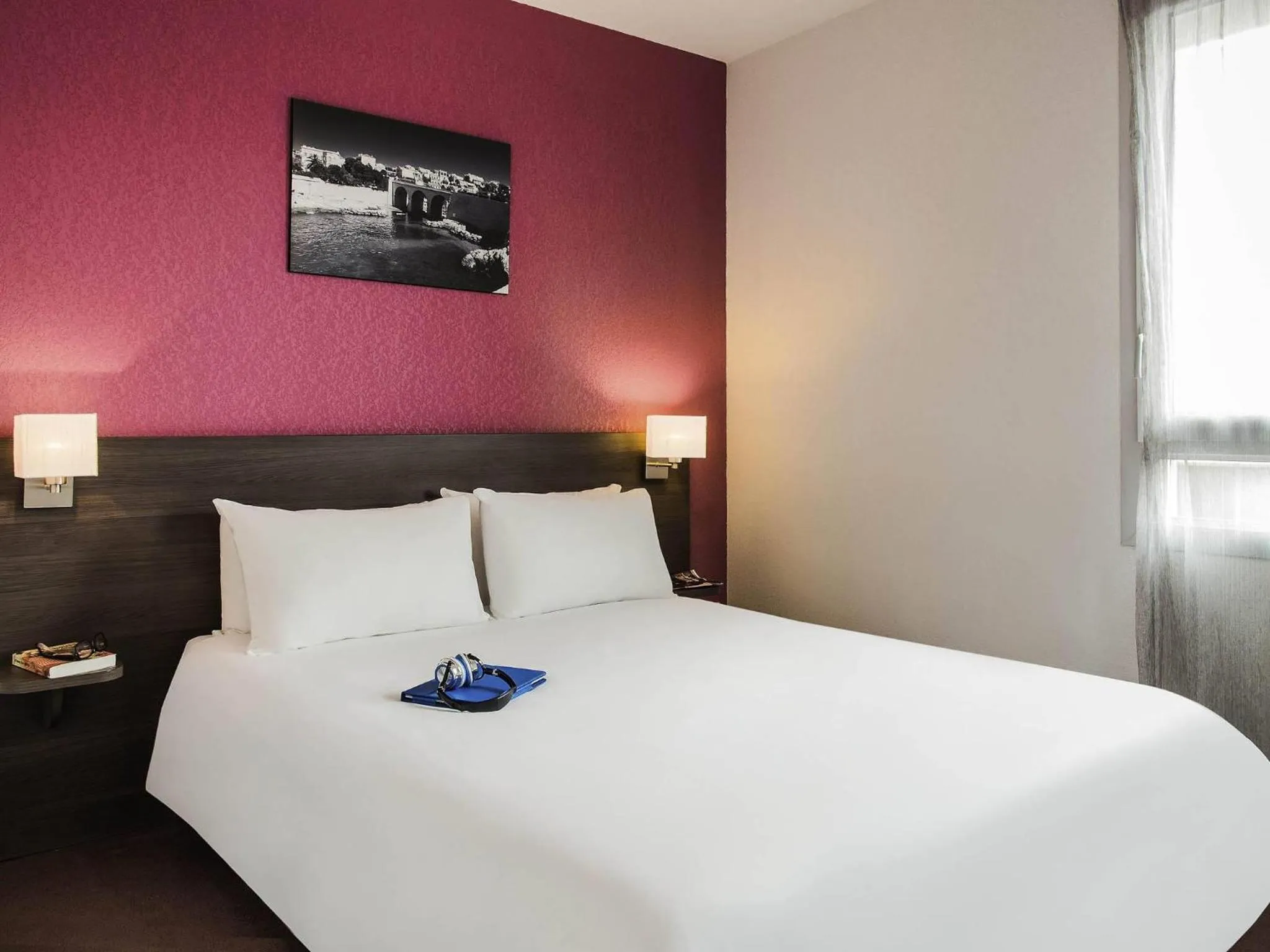 Bedroom, Bed in Aparthotel Adagio Access Marseille Saint Charles