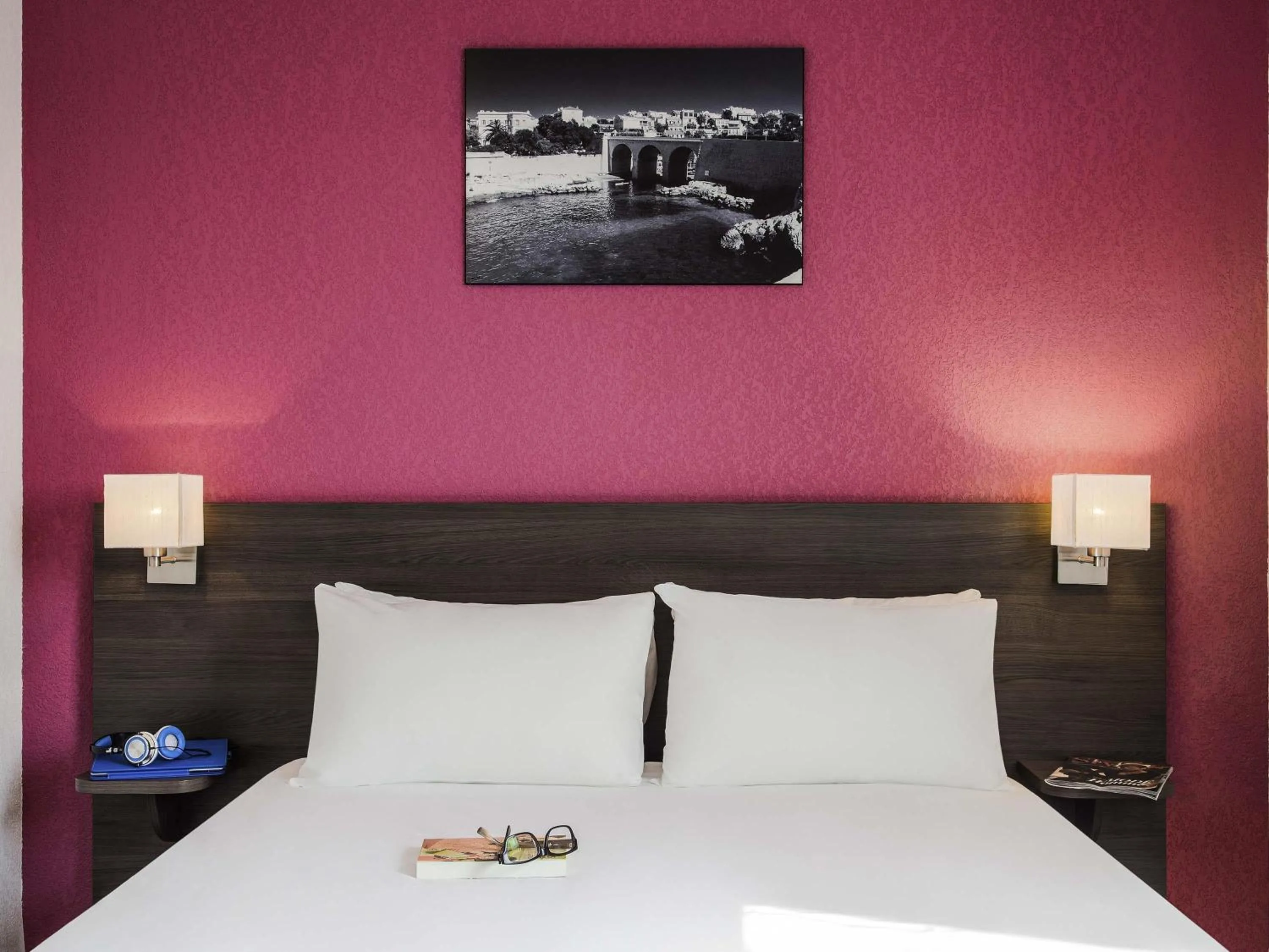 Bedroom, Bed in Aparthotel Adagio Access Marseille Saint Charles