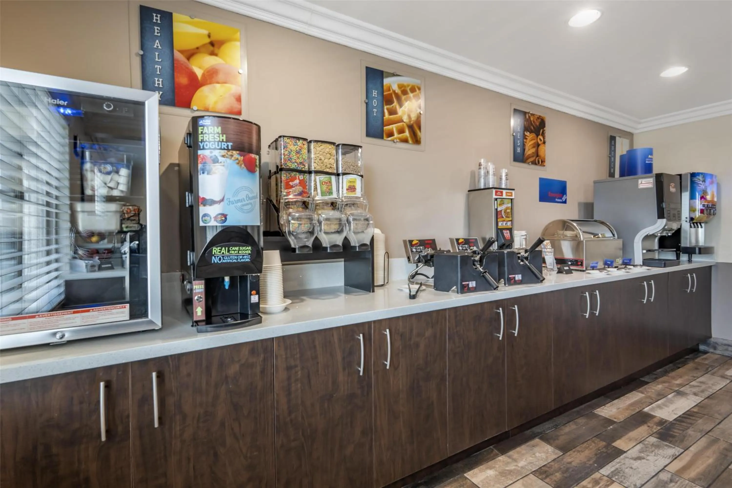 Breakfast in Best Western Airport Plaza Hotel – LAX Airport LA Stadium