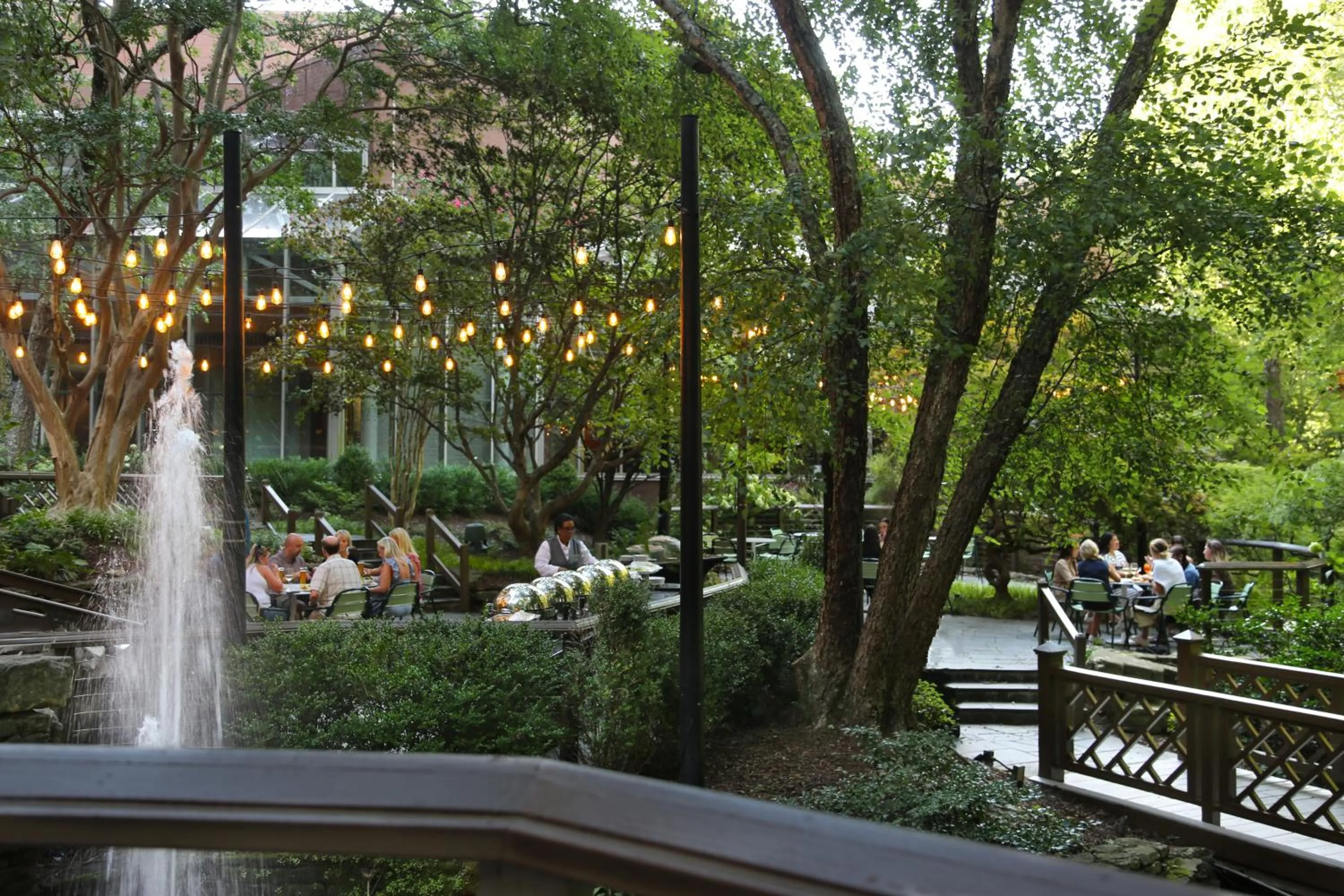 Crowne Plaza Atlanta Perimeter at Ravinia by IHG
