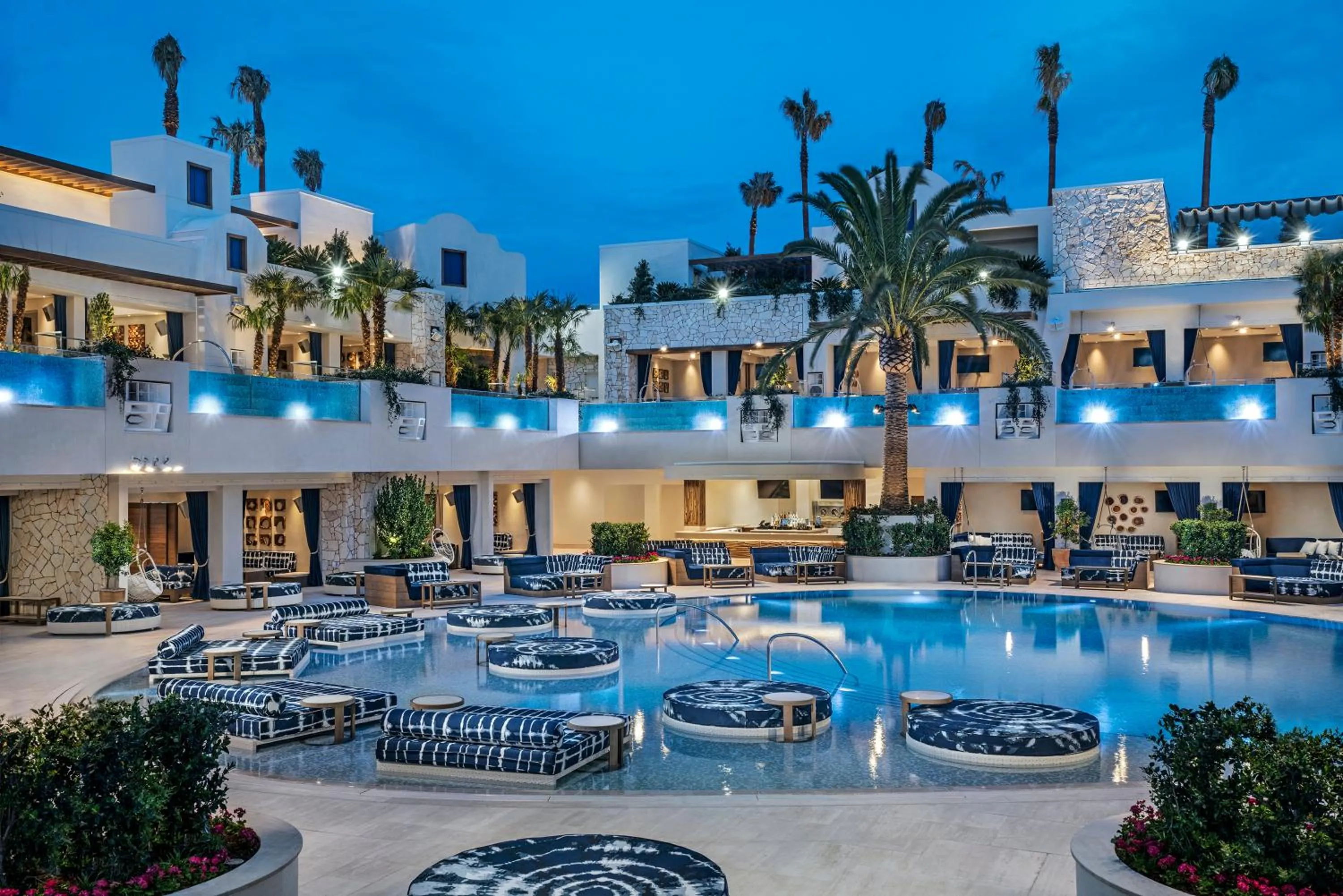 Swimming pool in Palms Casino Resort