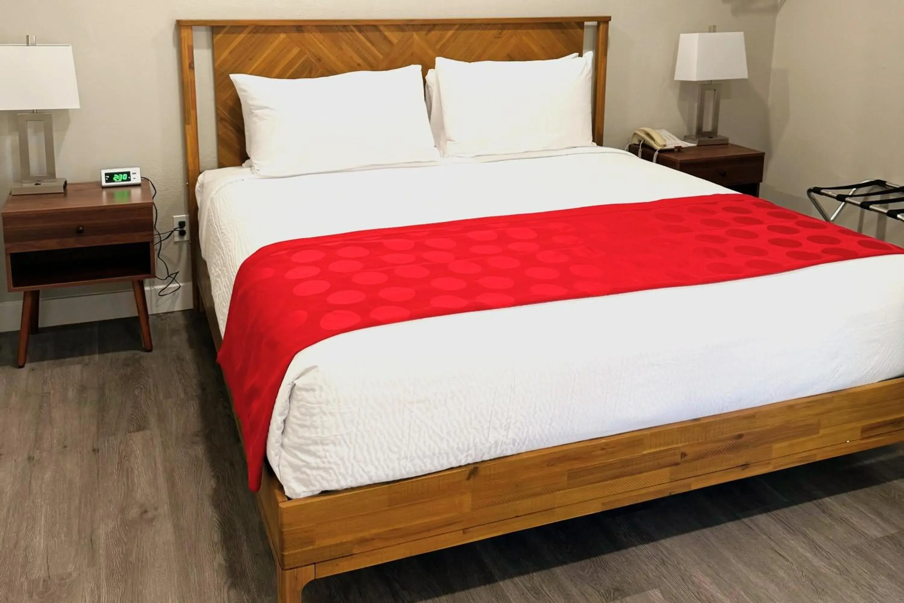 Bed in Ramada by Wyndham Los Angeles/Wilshire Center Bed in Ramada by Wyndham Los Angeles/Wilshire Center