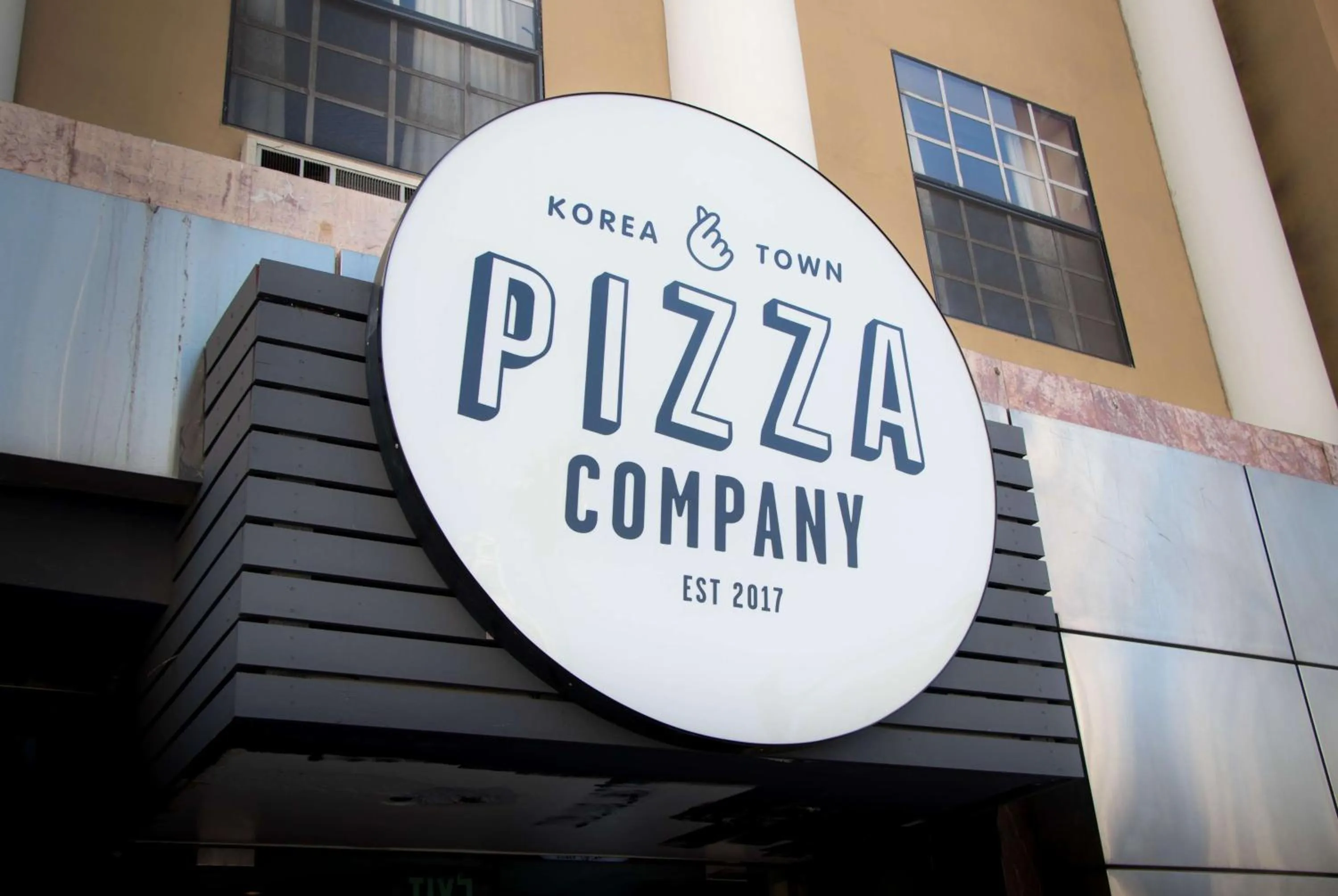 Restaurant/places to eat in Ramada by Wyndham Los Angeles/Wilshire Center