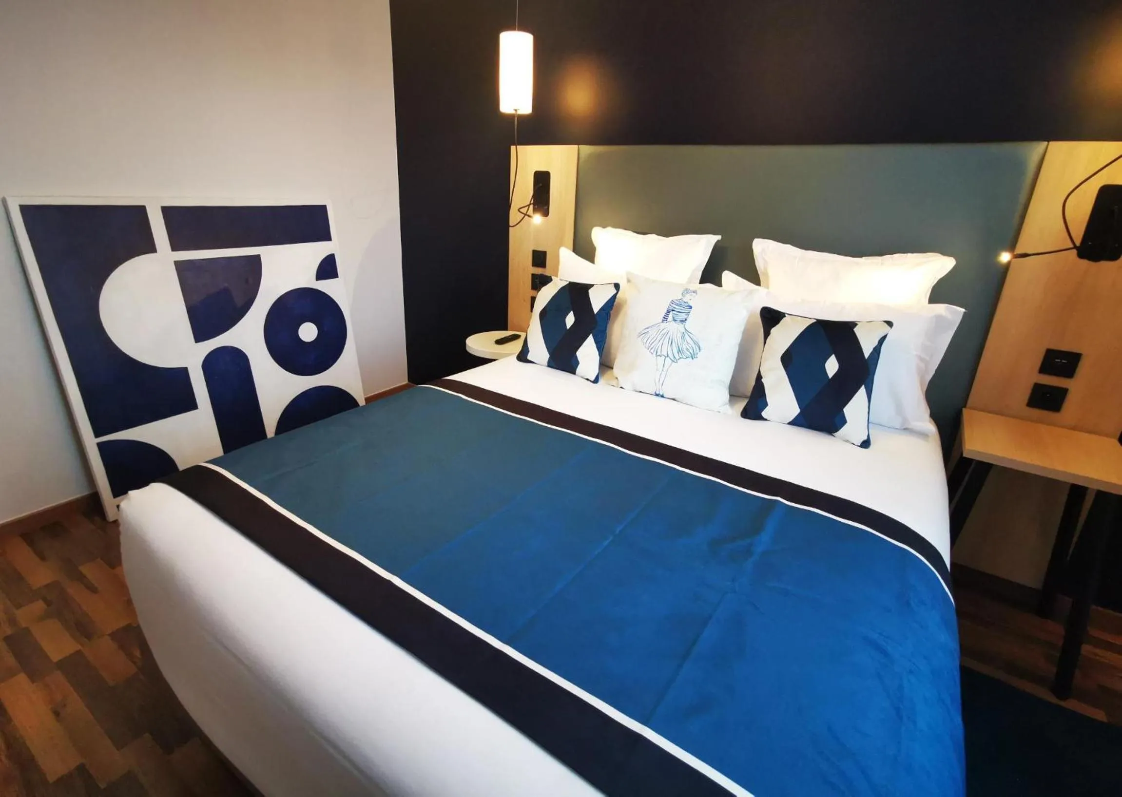 Bed in Residhome Asnieres