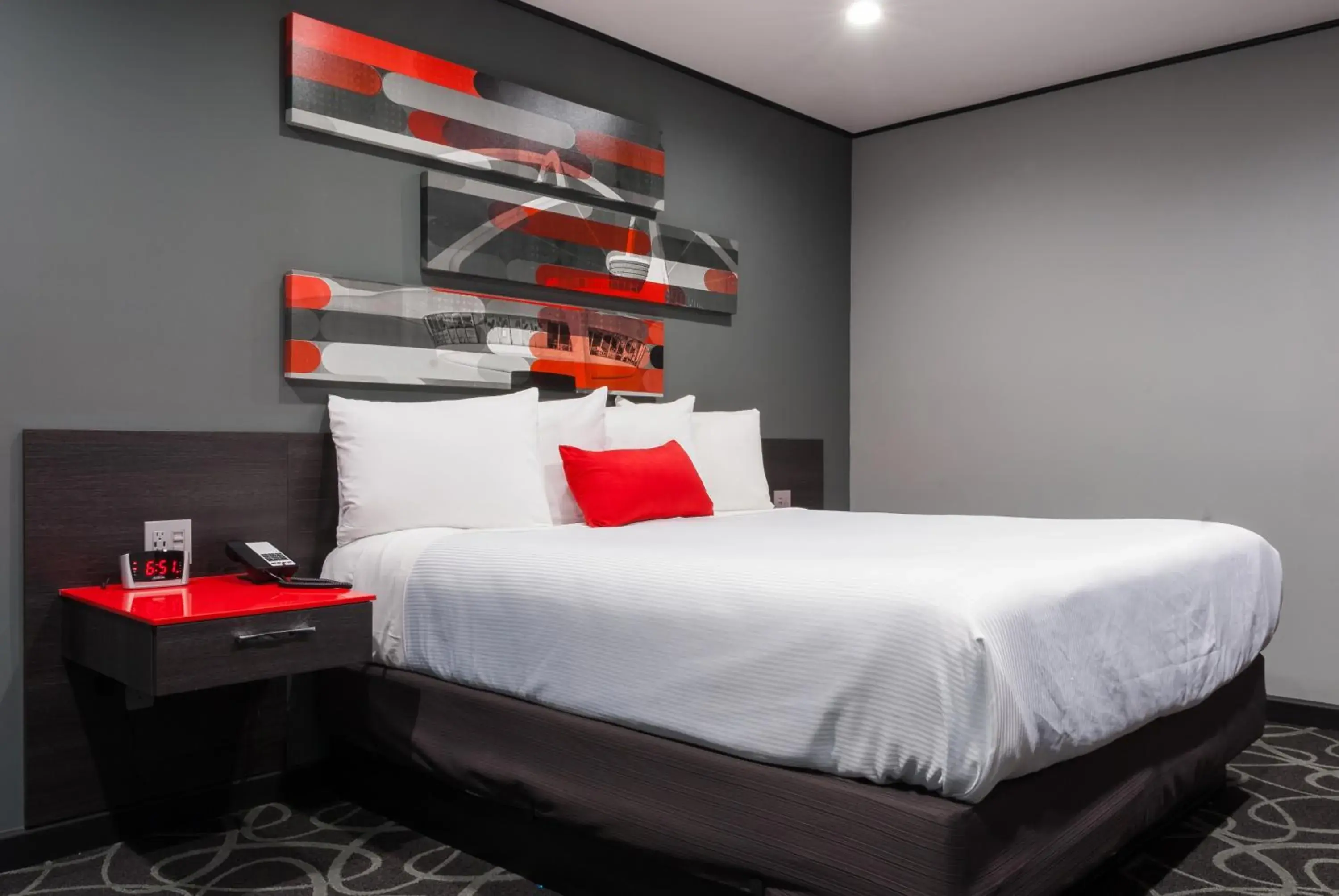 Bed in Astro Pasadena Hotel Bed in Astro Pasadena Hotel