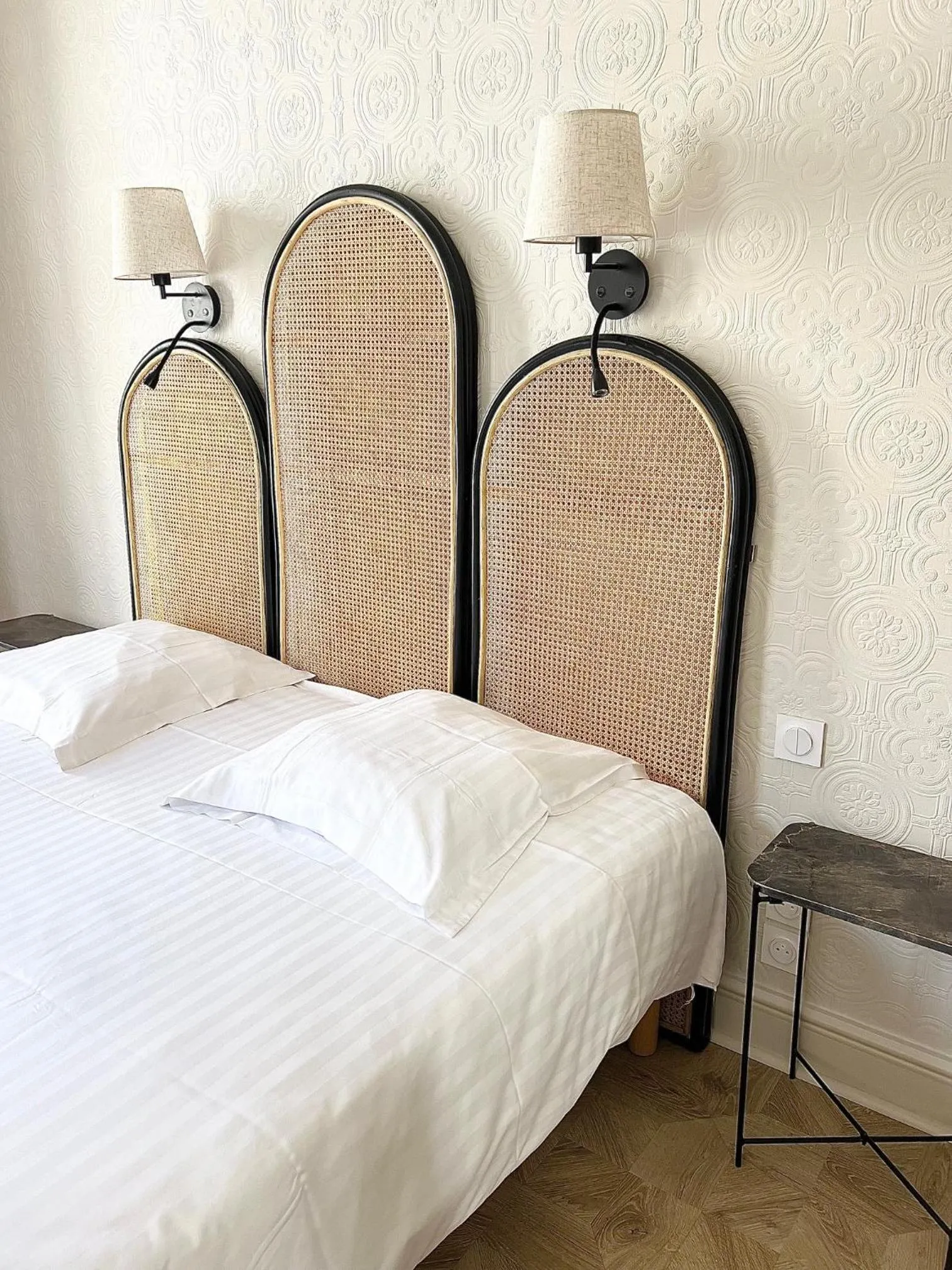 Bed in Hôtel La Tour Intendance