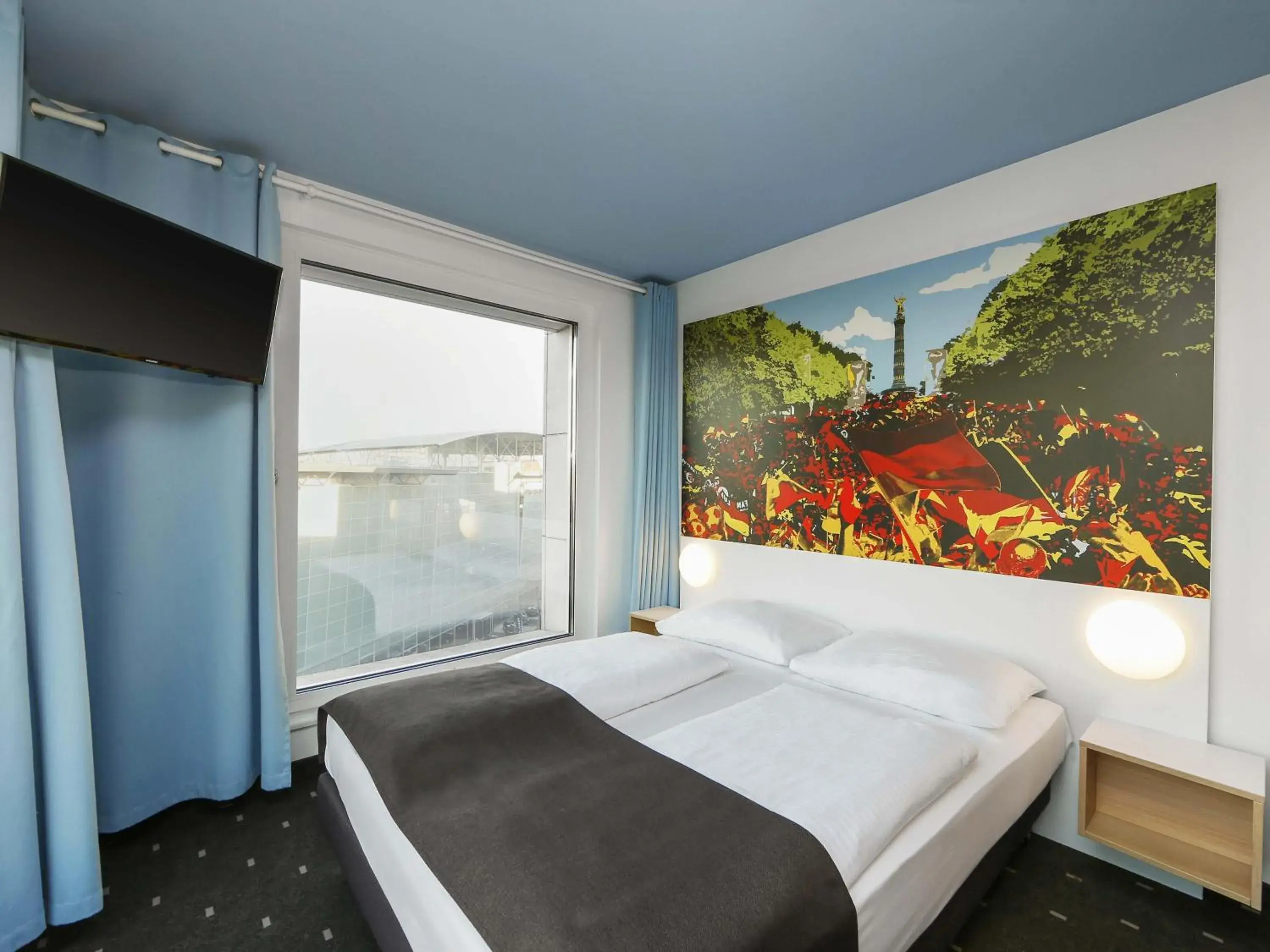 Photo of the whole room, Bed in B&B Hotel Berlin-Tiergarten Photo of the whole room, Bed in B&B Hotel Berlin-Tiergarten