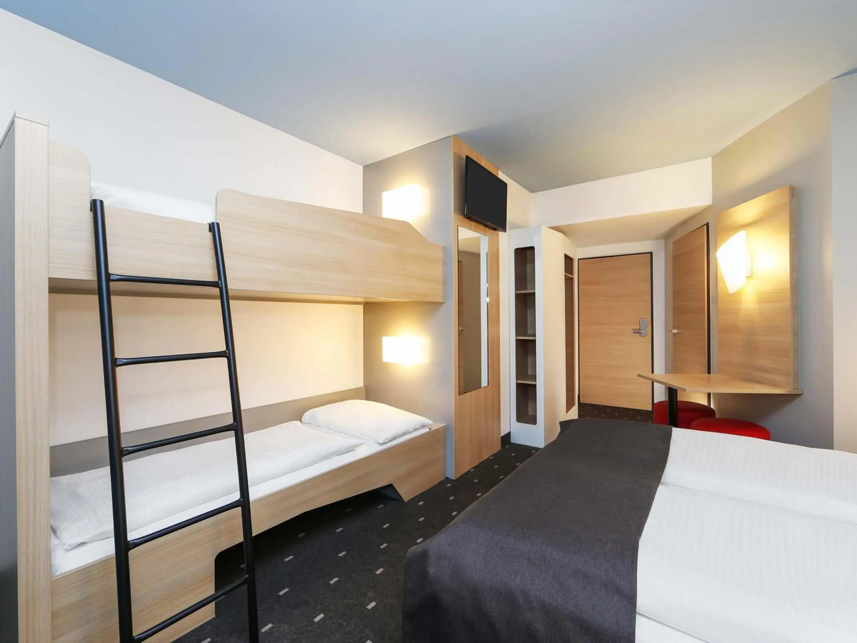Photo of the whole room, Bed in B&B Hotel Berlin-Tiergarten Photo of the whole room, Bed in B&B Hotel Berlin-Tiergarten