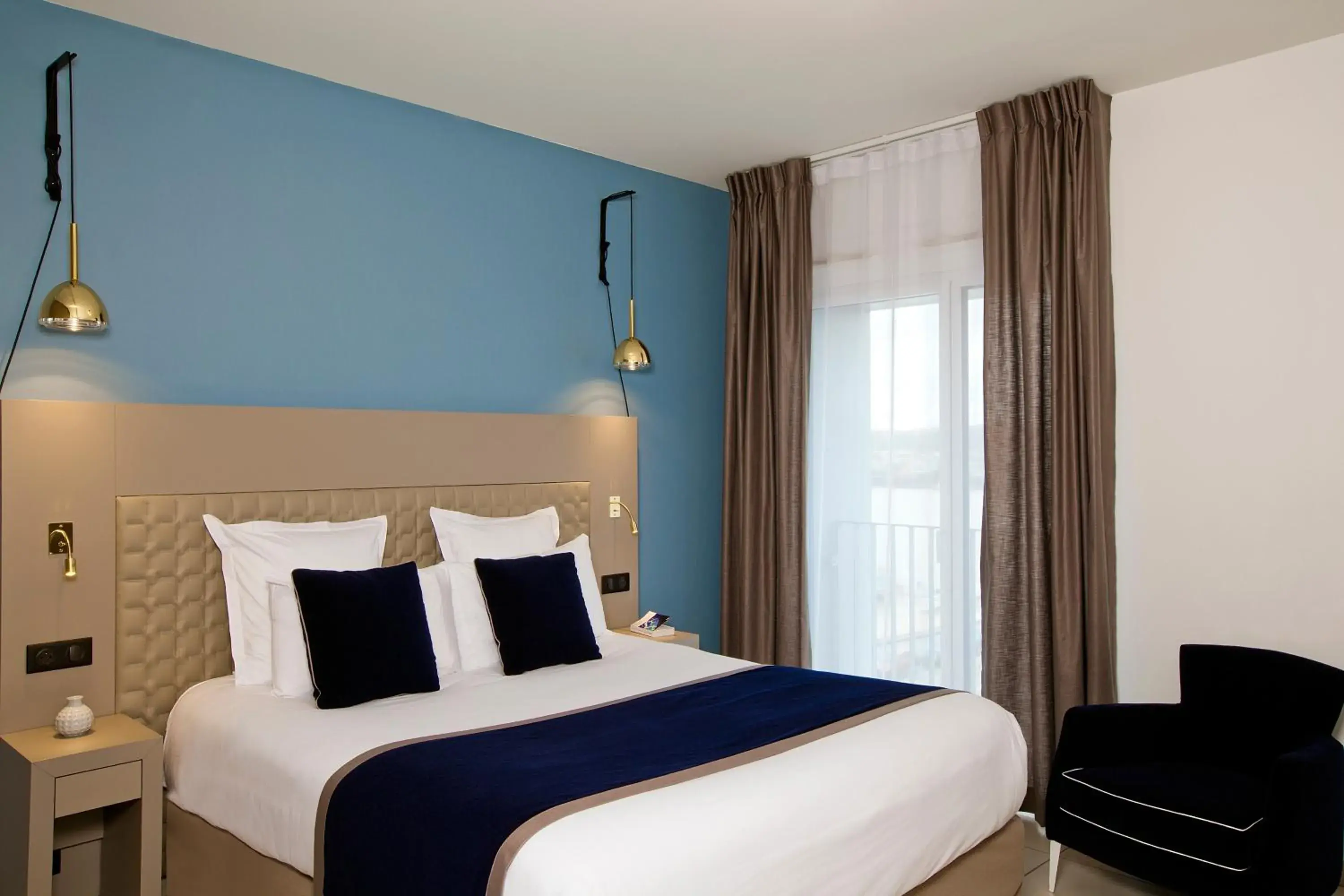 Photo of the whole room, Bed in Residhome Bordeaux Photo of the whole room, Bed in Residhome Bordeaux