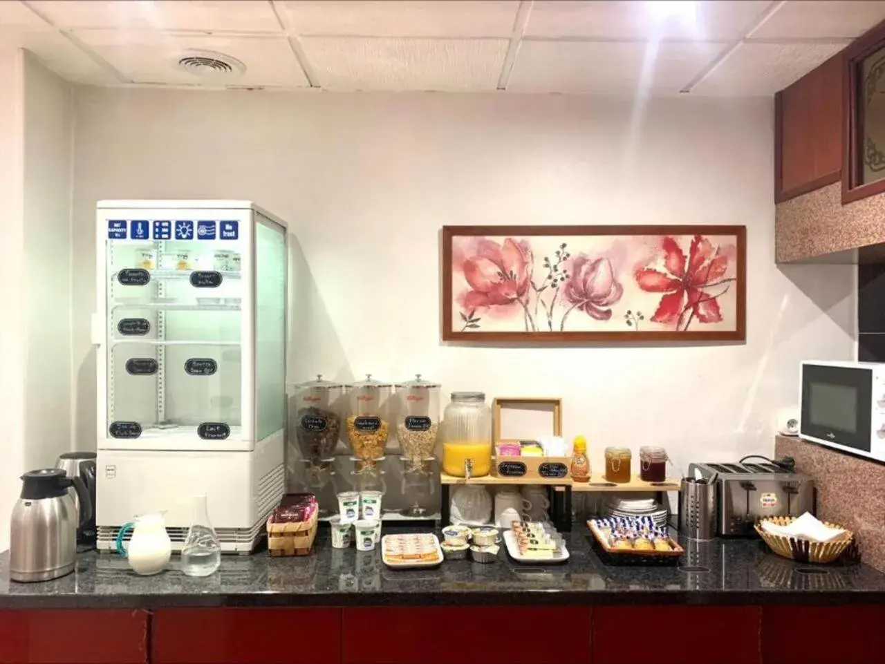 Breakfast in Hipotel Belgrand Edith Piaf Breakfast in Hipotel Belgrand Edith Piaf