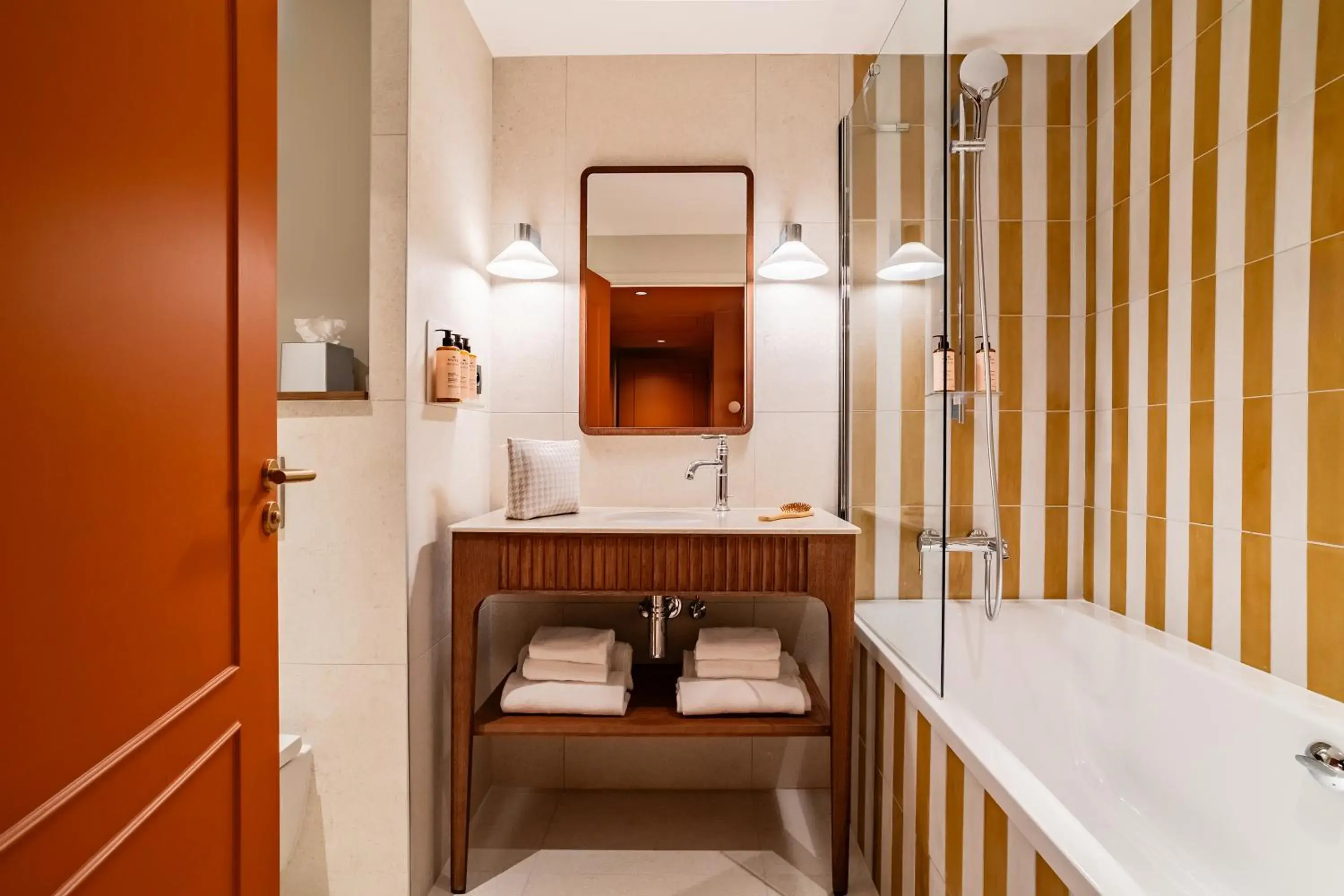 Bathroom in Hôtel Lepoussin Bathroom in Hôtel Lepoussin
