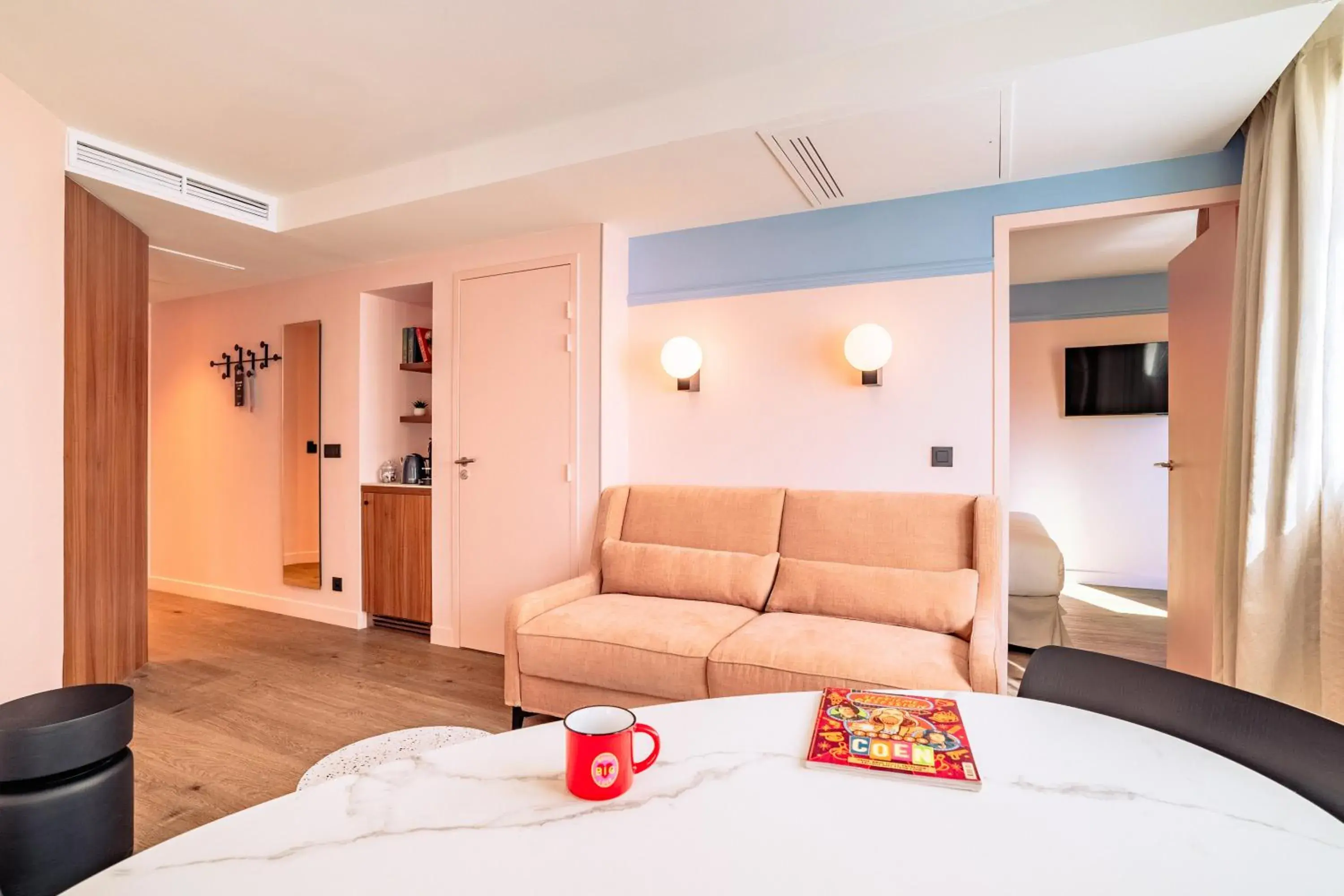 Living room, Bed in RockyPop Marseille Hôtel Living room, Bed in RockyPop Marseille Hôtel