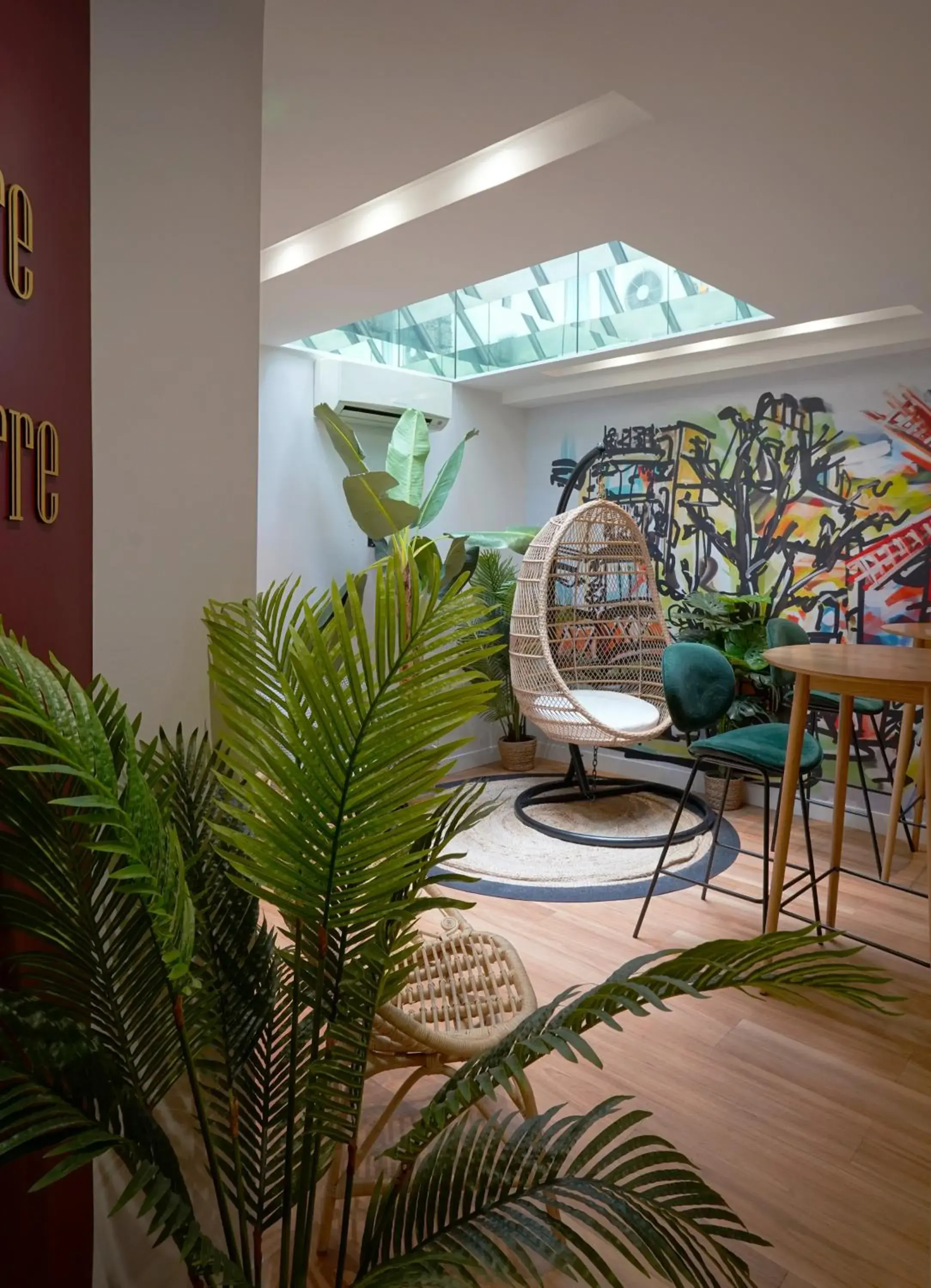 Living room in Best Western Le Montmartre – Saint Pierre Living room in Best Western Le Montmartre – Saint Pierre