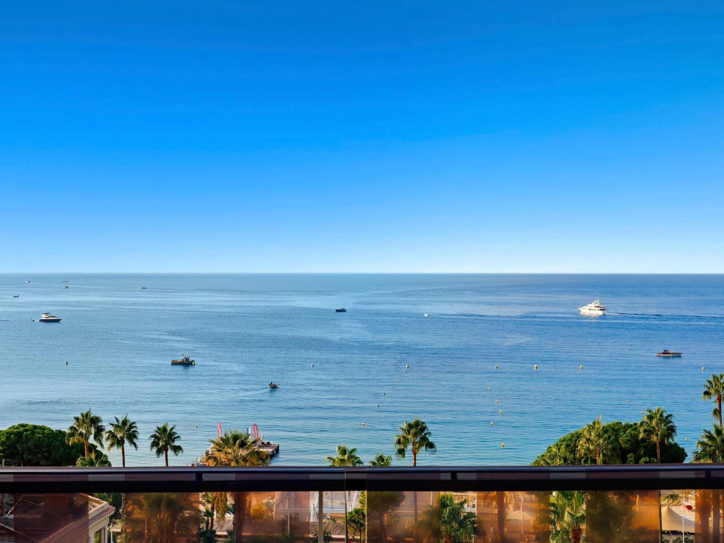 Property building in Mondrian Cannes