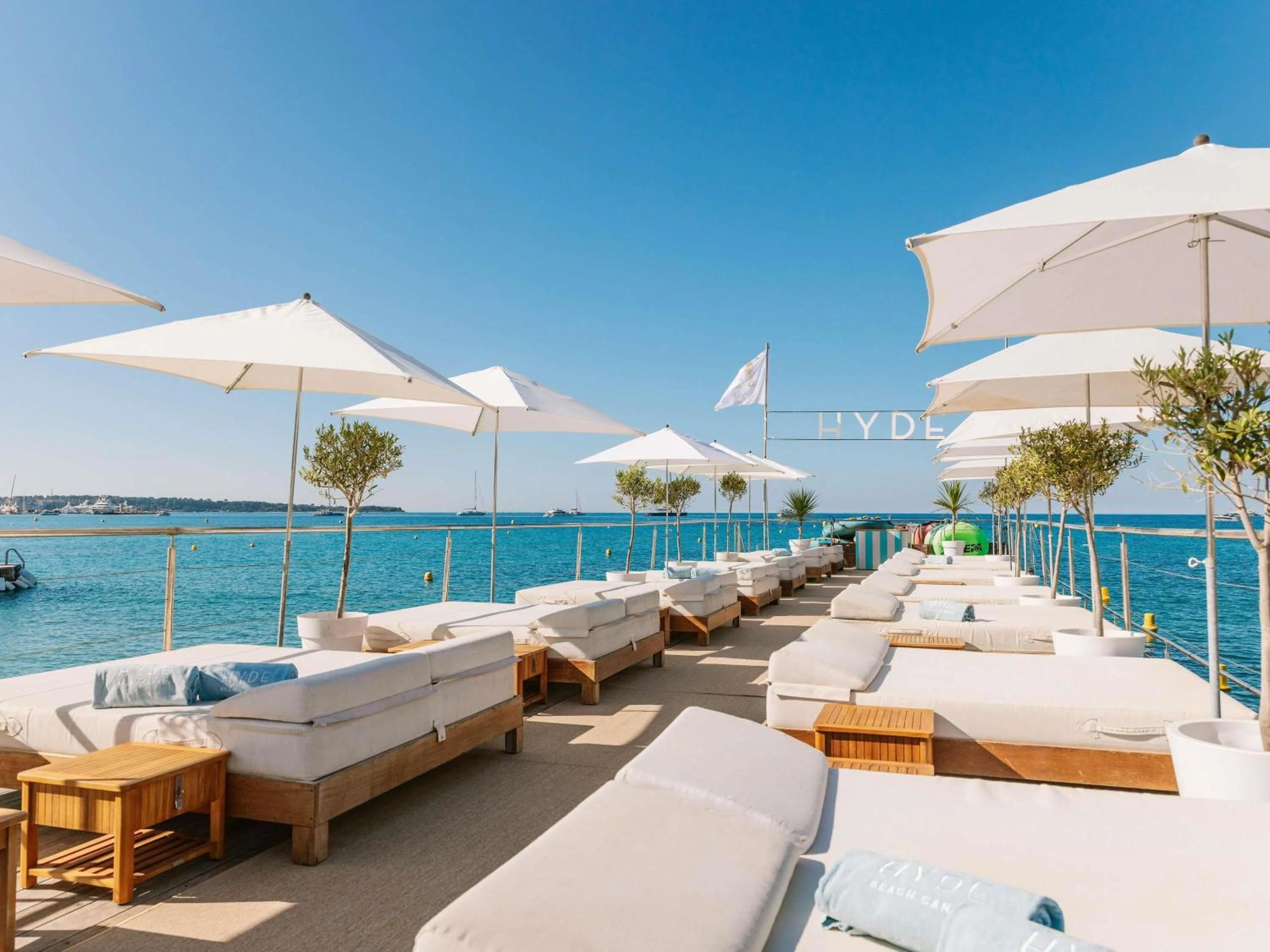 Property building in Mondrian Cannes