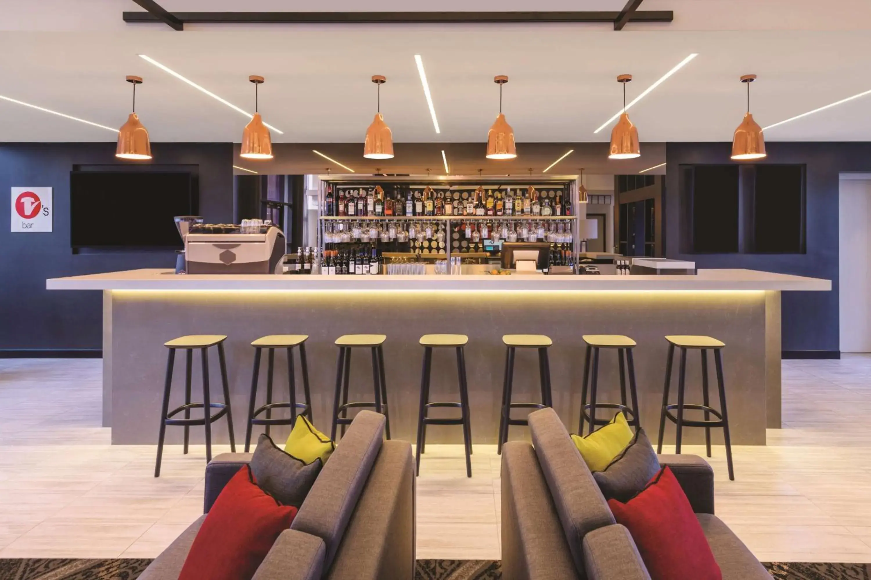 Restaurant/places to eat in Travelodge Hotel Sydney Airport Restaurant/places to eat in Travelodge Hotel Sydney Airport