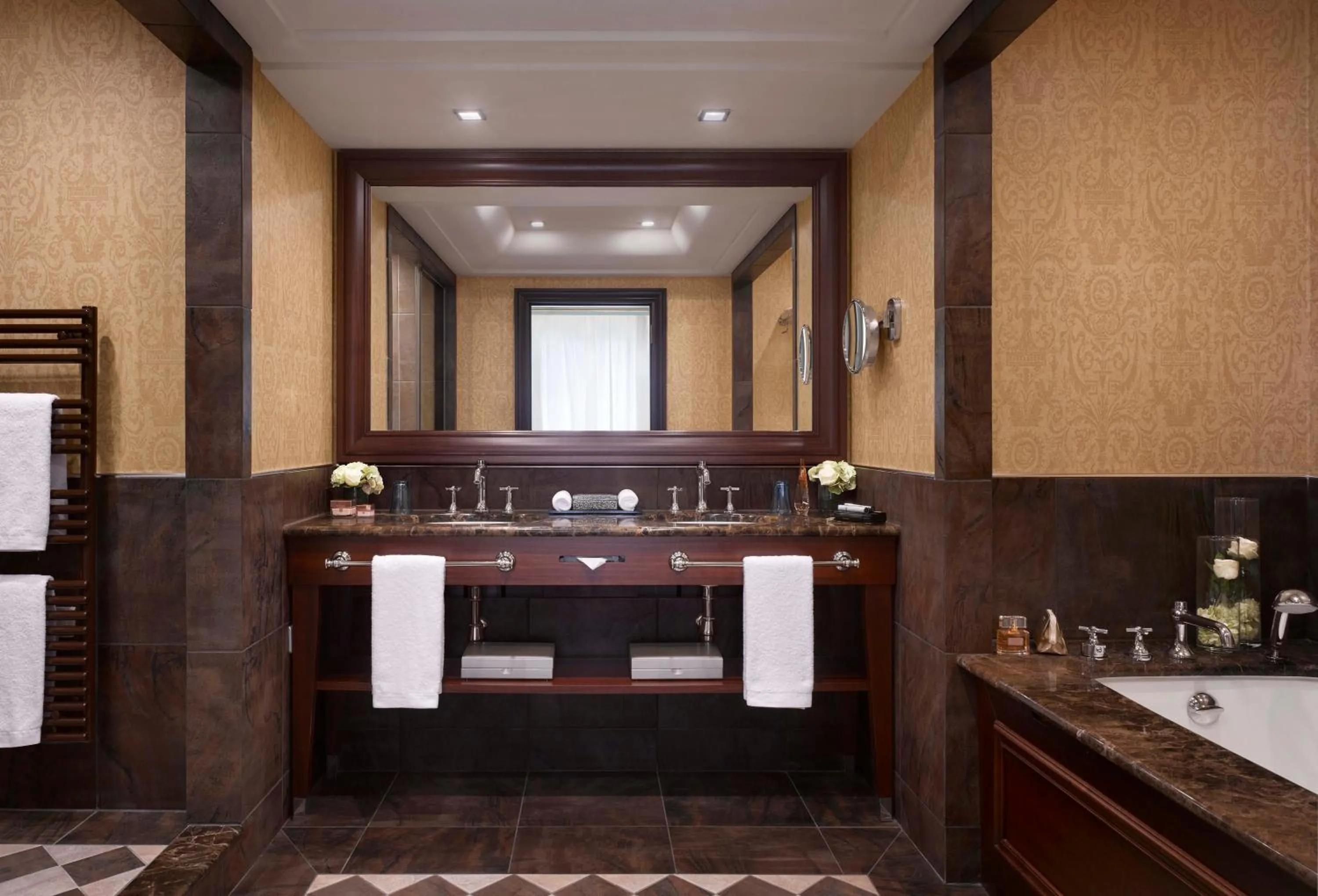 Bathroom in Hôtel Métropole Monte-Carlo - Spa Guerlain