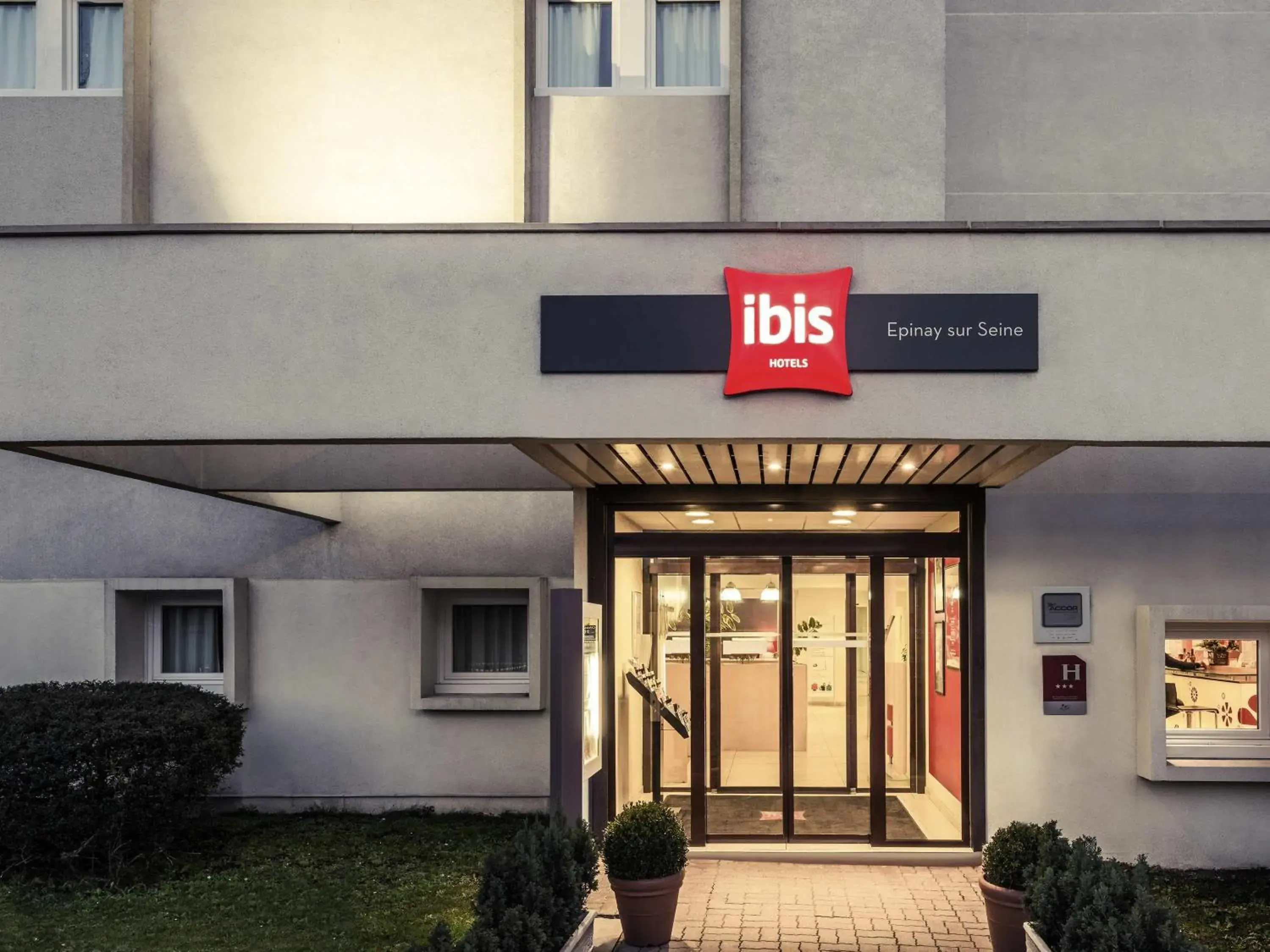 Property building in ibis Epinay sur Seine - Gennevilliers Property building in ibis Epinay sur Seine - Gennevilliers