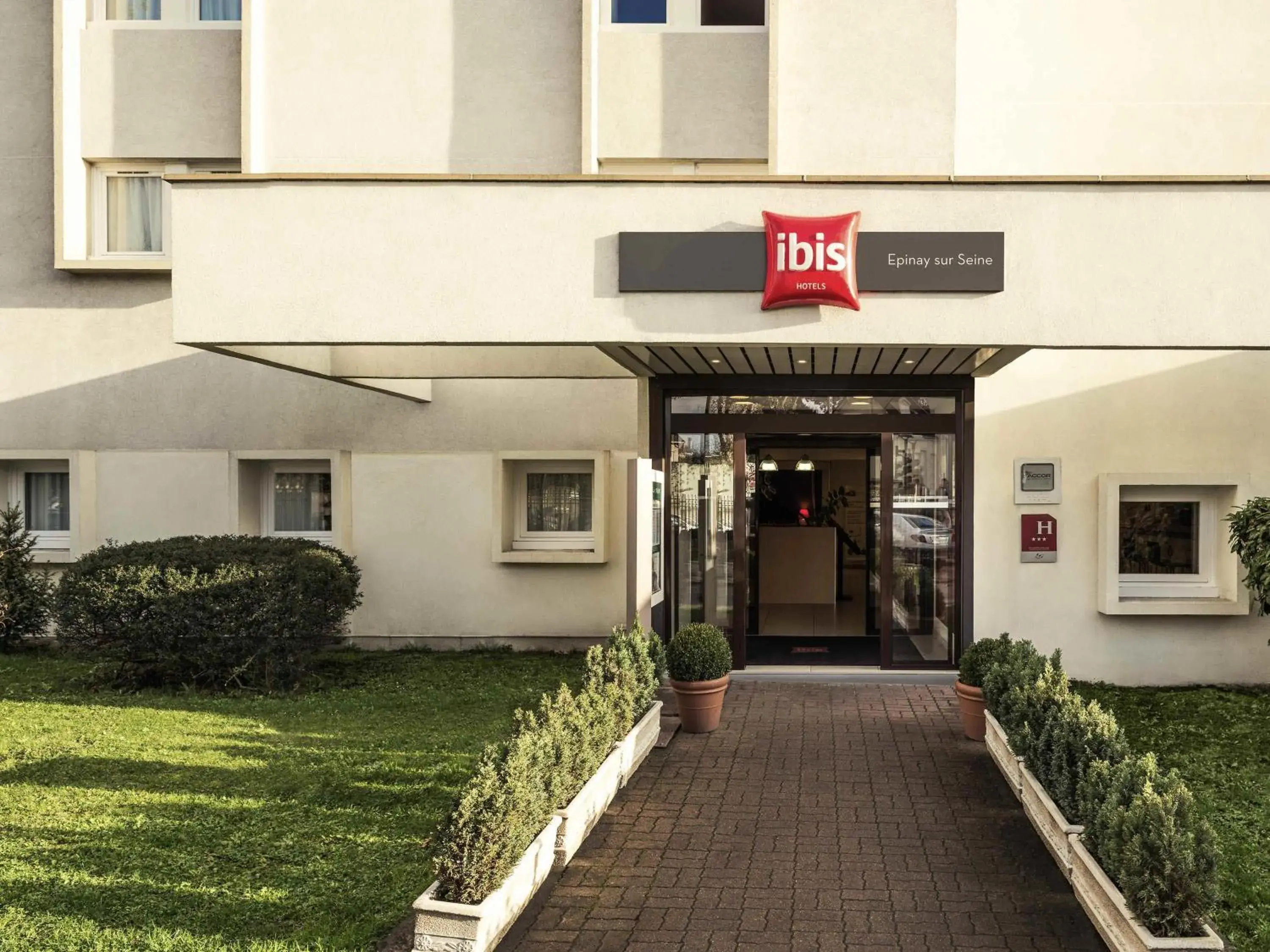 Property building in ibis Epinay sur Seine - Gennevilliers Property building in ibis Epinay sur Seine - Gennevilliers