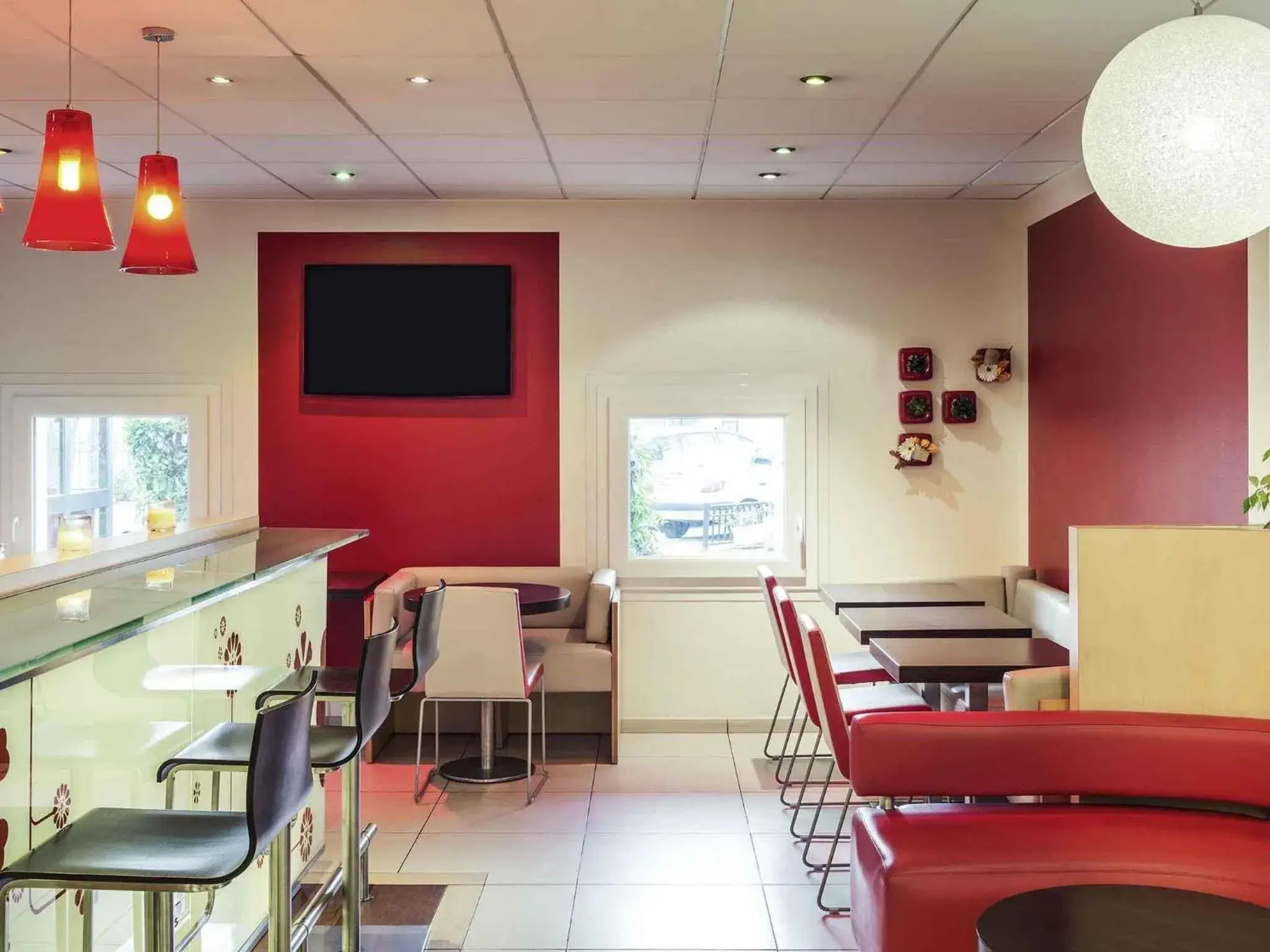 Property building in ibis Epinay sur Seine - Gennevilliers Property building in ibis Epinay sur Seine - Gennevilliers