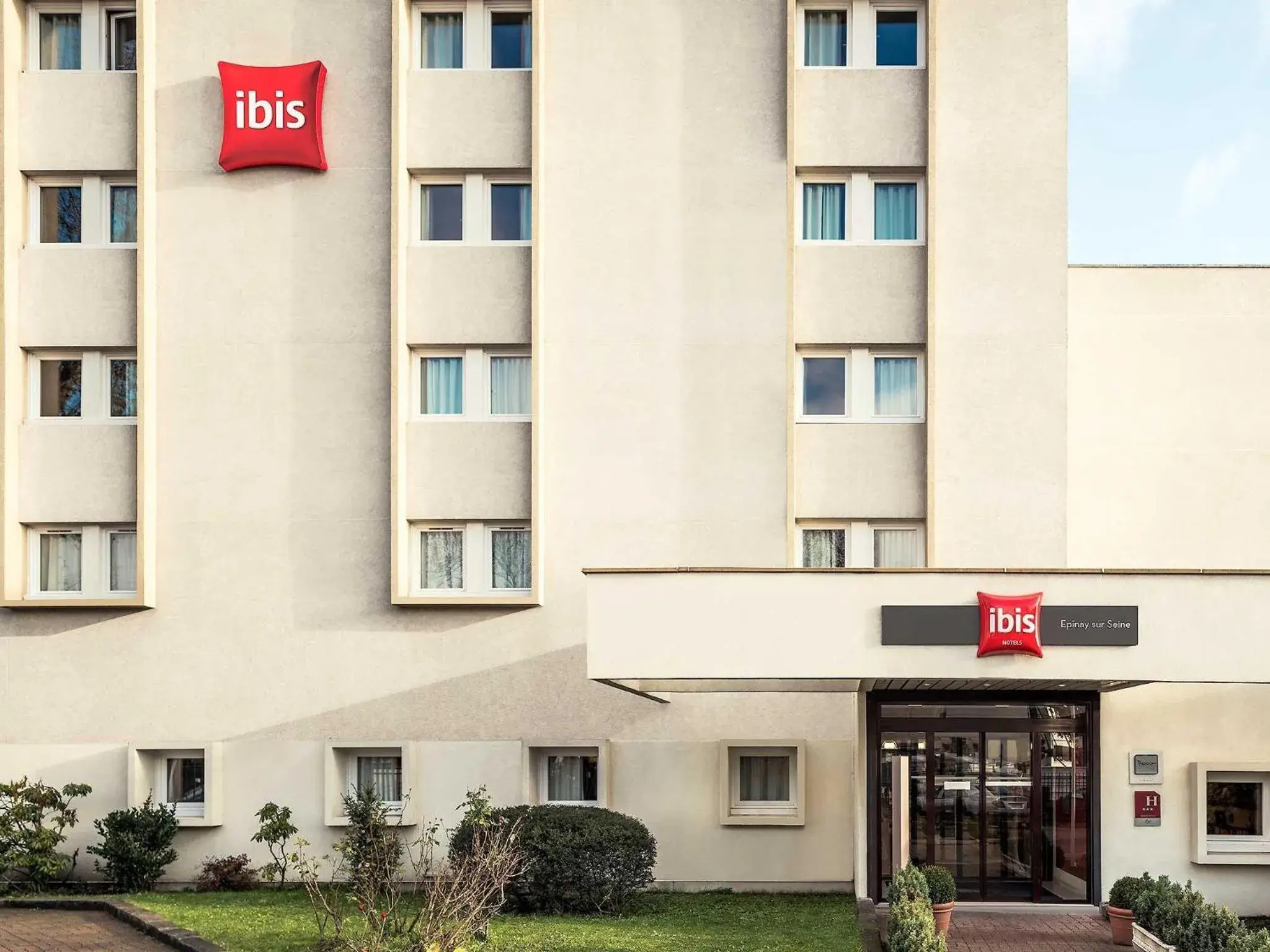 Property building in ibis Epinay sur Seine - Gennevilliers Property building in ibis Epinay sur Seine - Gennevilliers