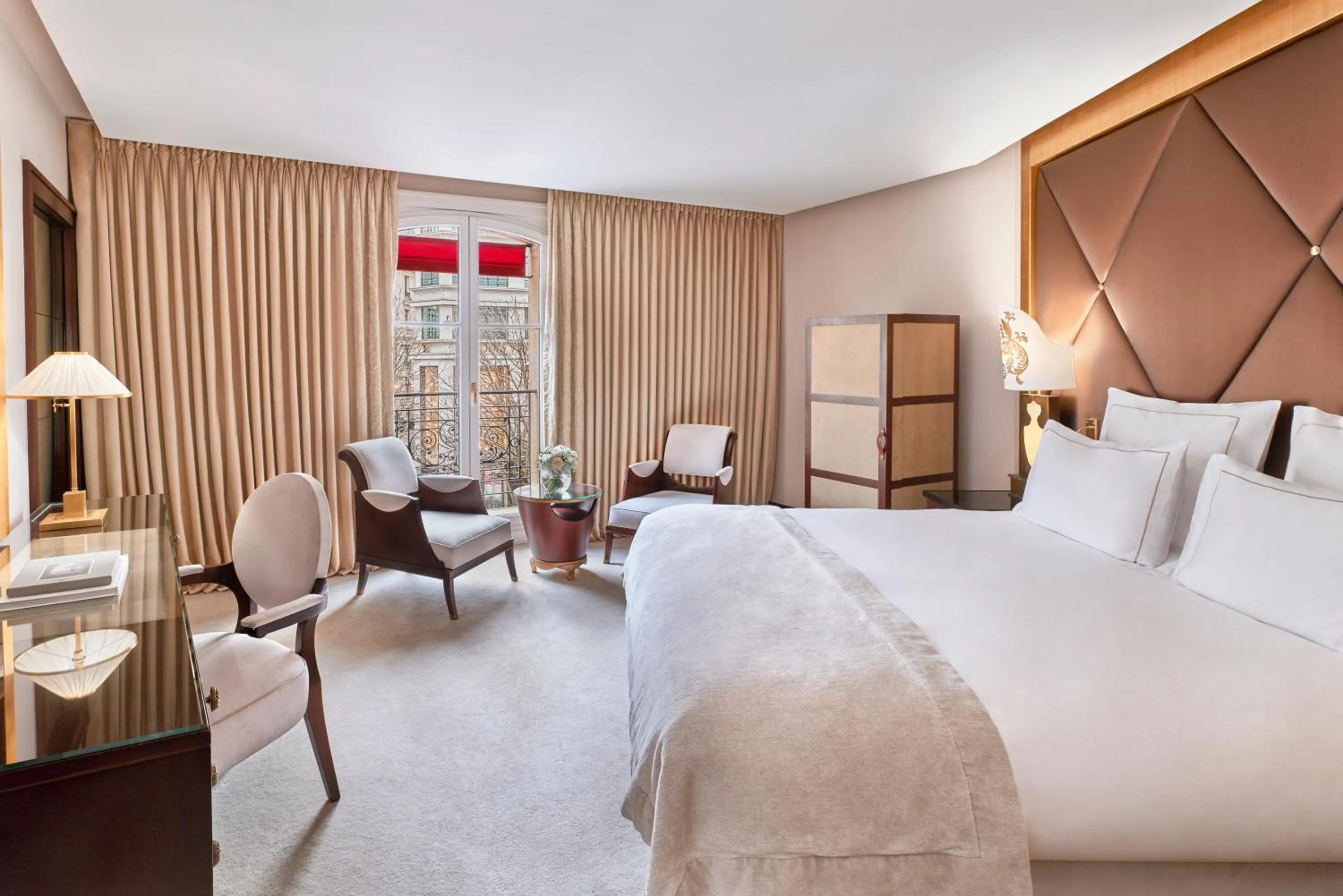 Photo of the whole room, Bed in Hôtel Fouquet's Paris