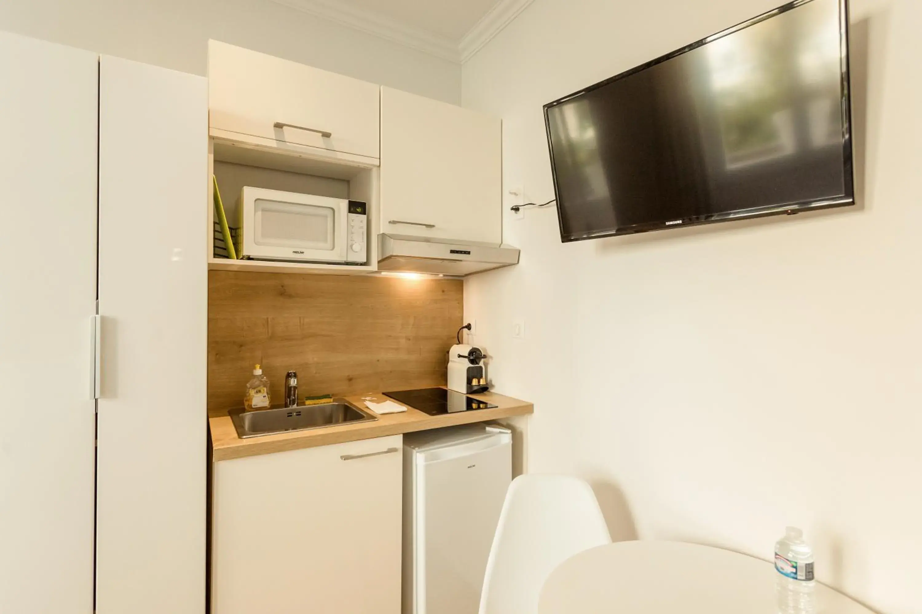 TV and multimedia in Nice Home - Studios Lido TV and multimedia in Nice Home - Studios Lido
