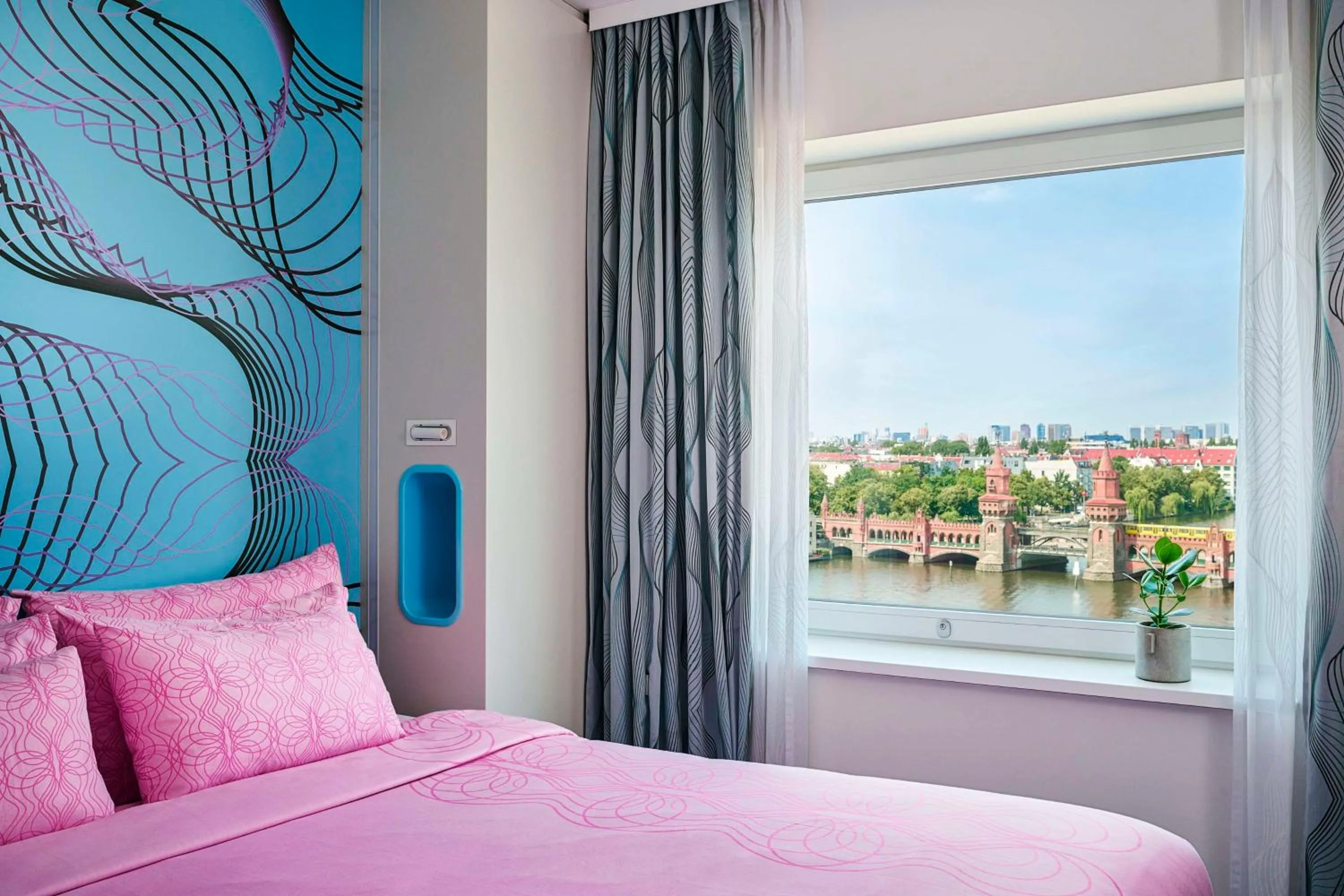 Bedroom, Bed in nhow Berlin