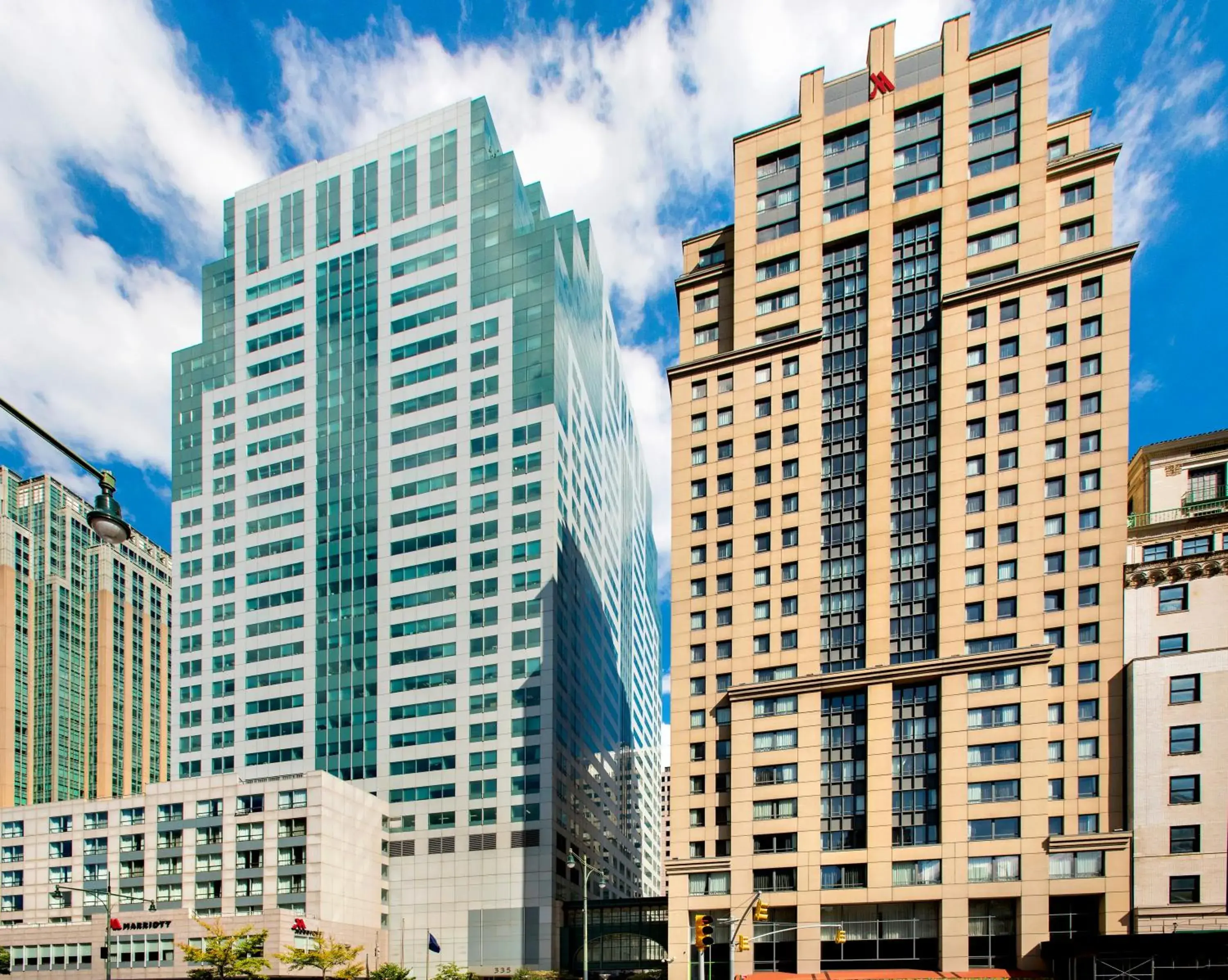 Property building in New York Marriott at the Brooklyn Bridge Property building in New York Marriott at the Brooklyn Bridge