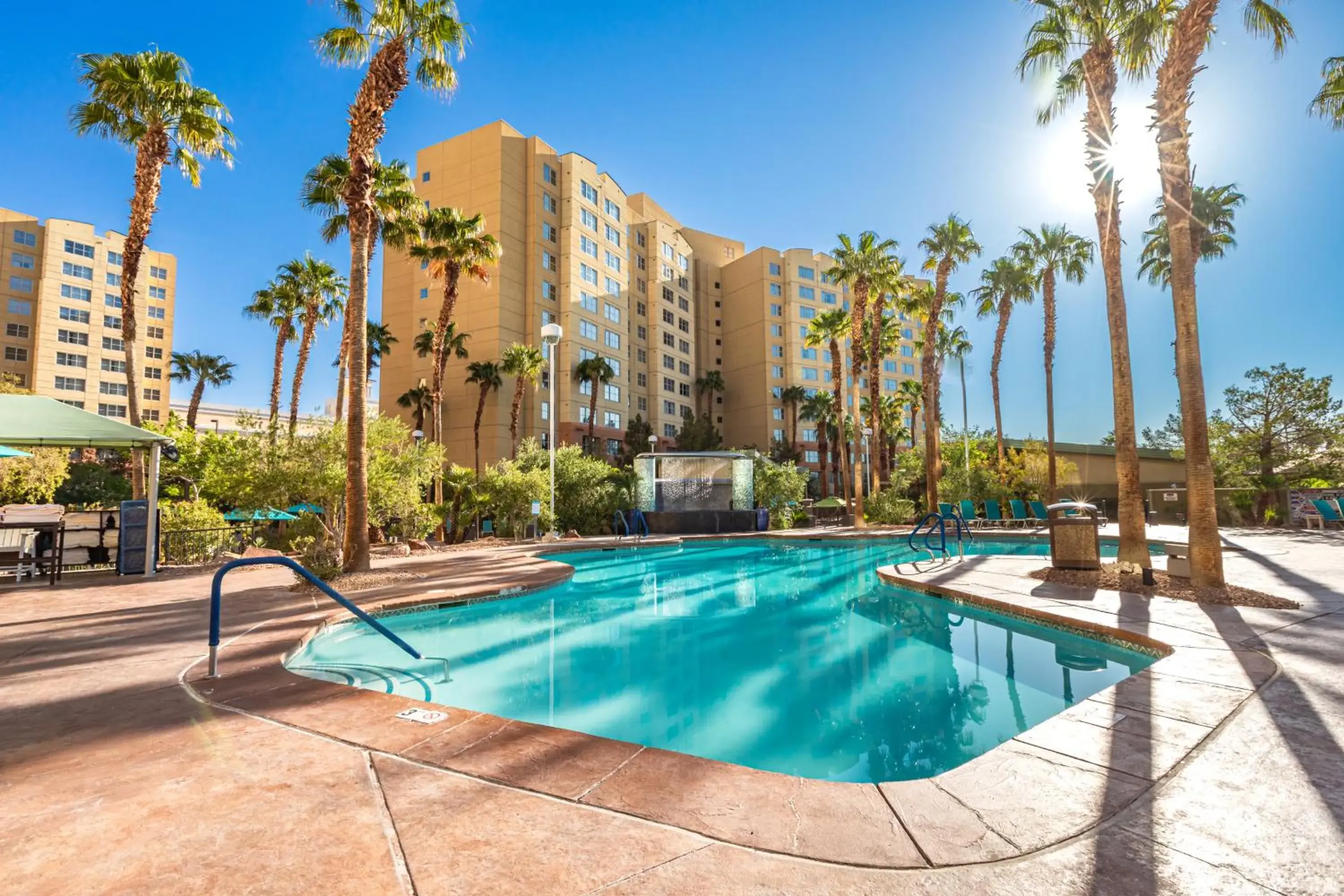 Swimming pool in The Grandview at Las Vegas Swimming pool in The Grandview at Las Vegas