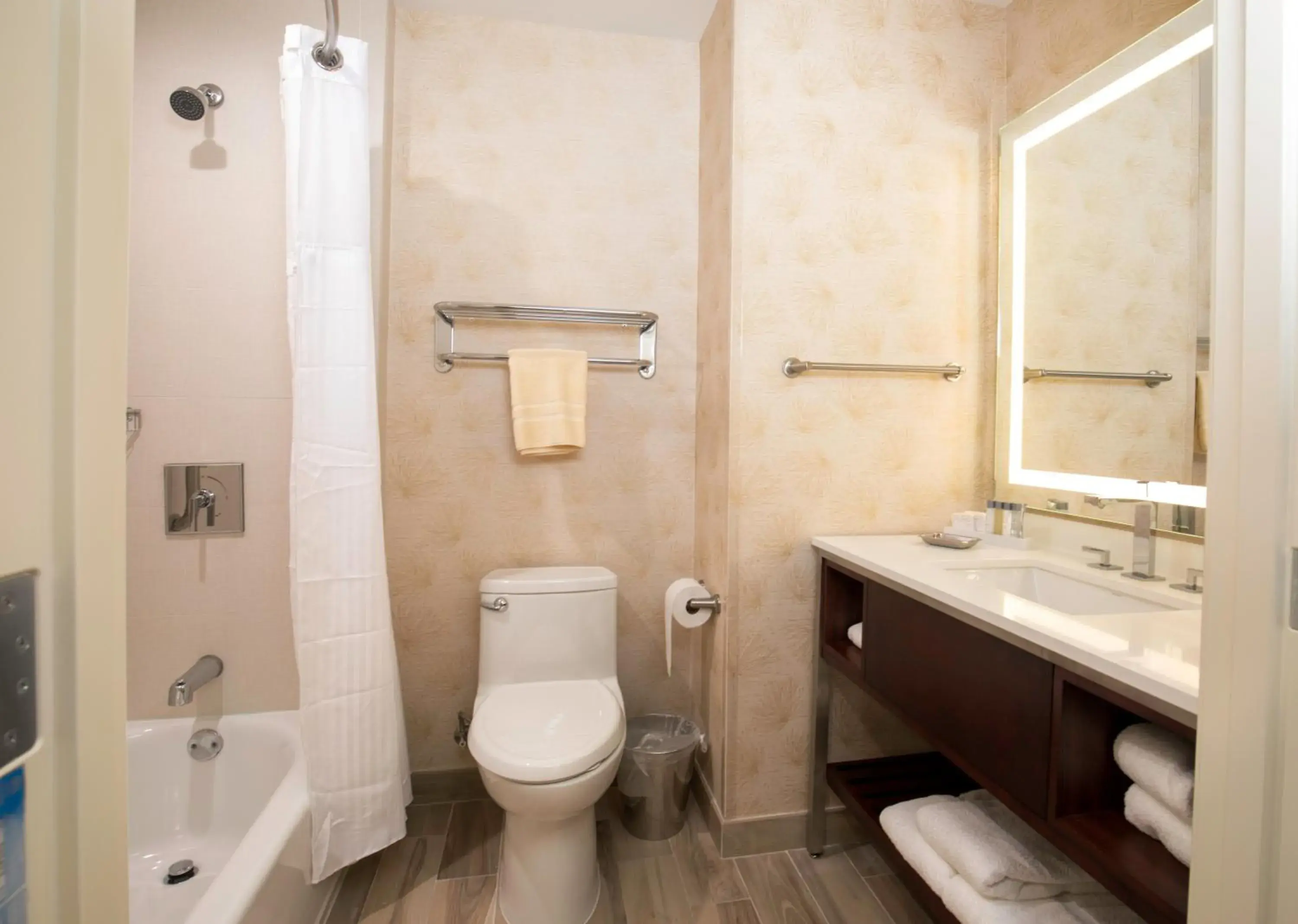 Photo of the whole room in Holiday Inn El Monte - Los Angeles by IHG Photo of the whole room in Holiday Inn El Monte - Los Angeles by IHG