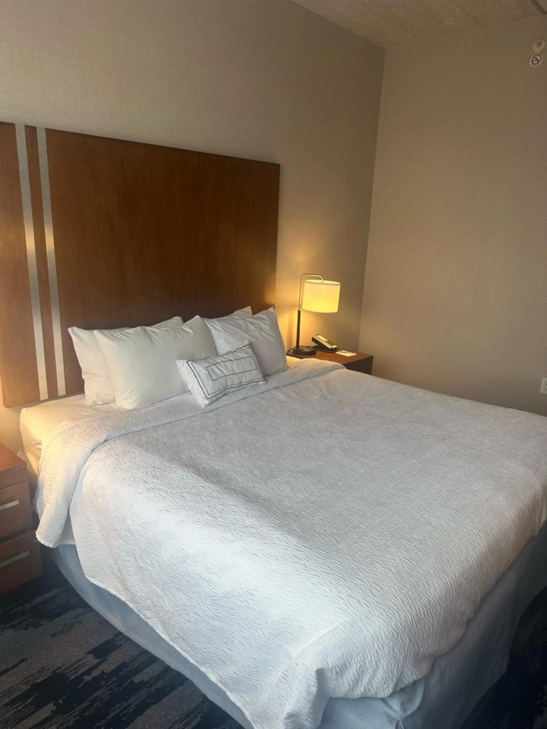 Bedroom, Bed in Fairfield Inn & Suites By Marriott New York Brooklyn Bedroom, Bed in Fairfield Inn & Suites By Marriott New York Brooklyn