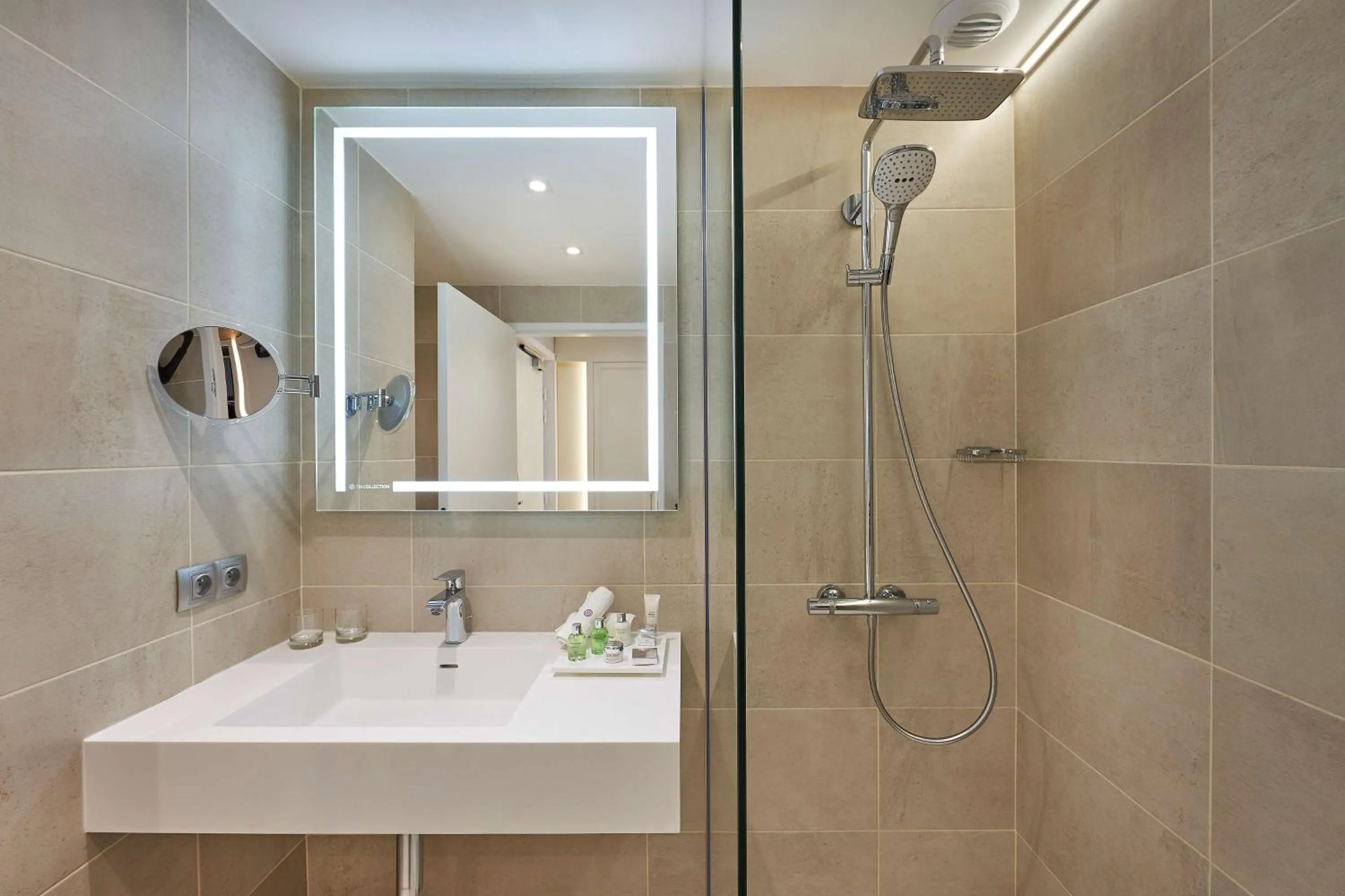 Bathroom in NH Collection Marseille