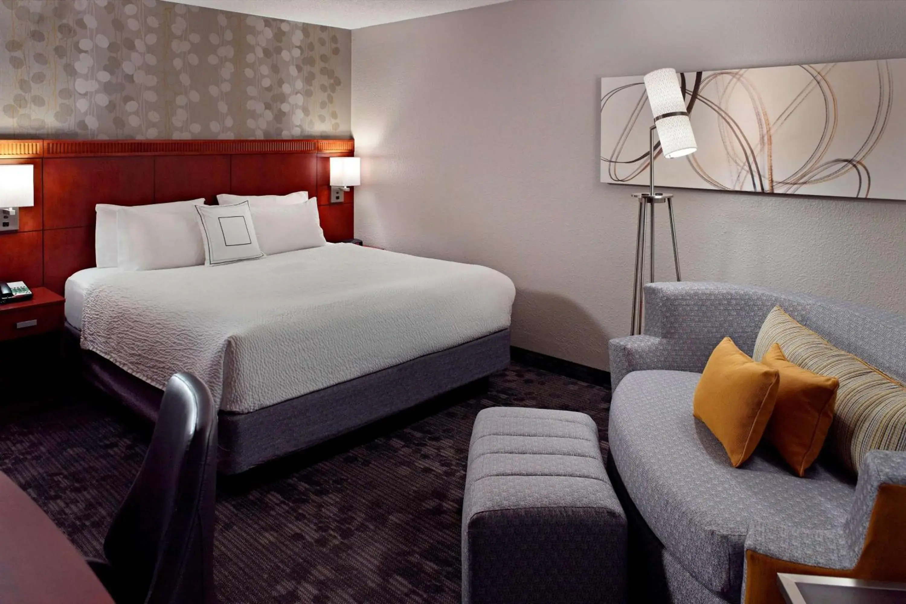Photo of the whole room, Bed in Sonesta Select Atlanta Cumberland Galleria Ballpark Photo of the whole room, Bed in Sonesta Select Atlanta Cumberland Galleria Ballpark