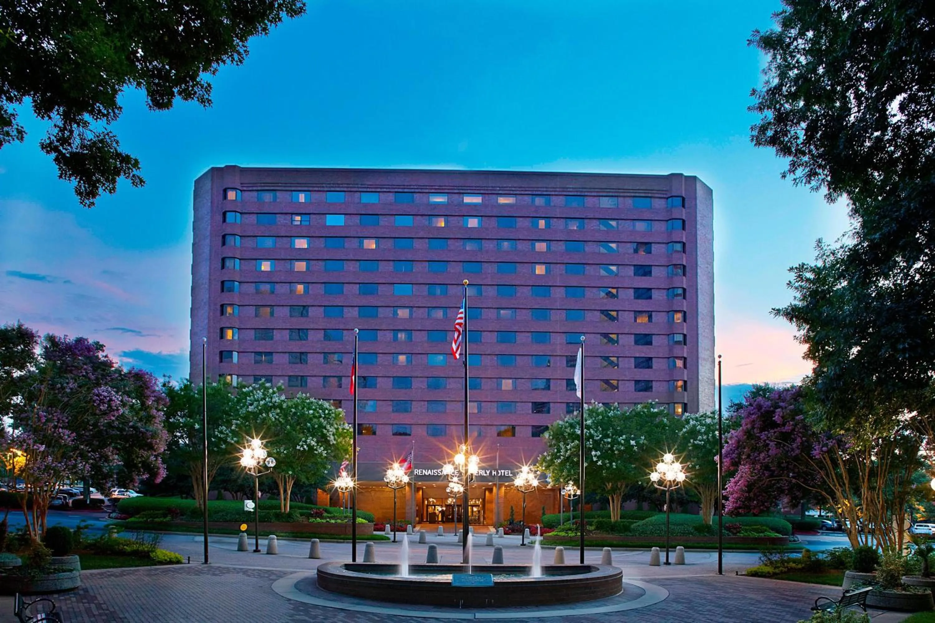 Property building in Renaissance Atlanta Waverly Hotel & Convention Center