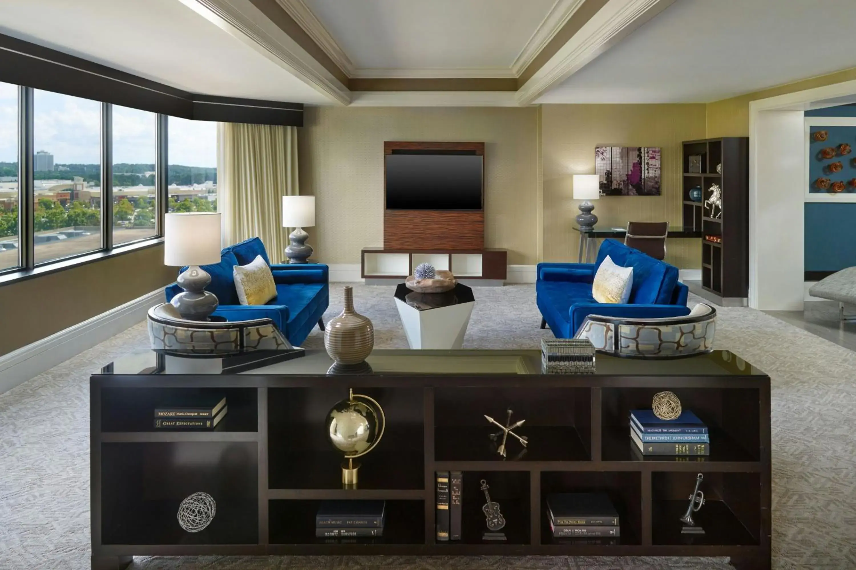 Living room in Renaissance Atlanta Waverly Hotel & Convention Center Living room in Renaissance Atlanta Waverly Hotel & Convention Center