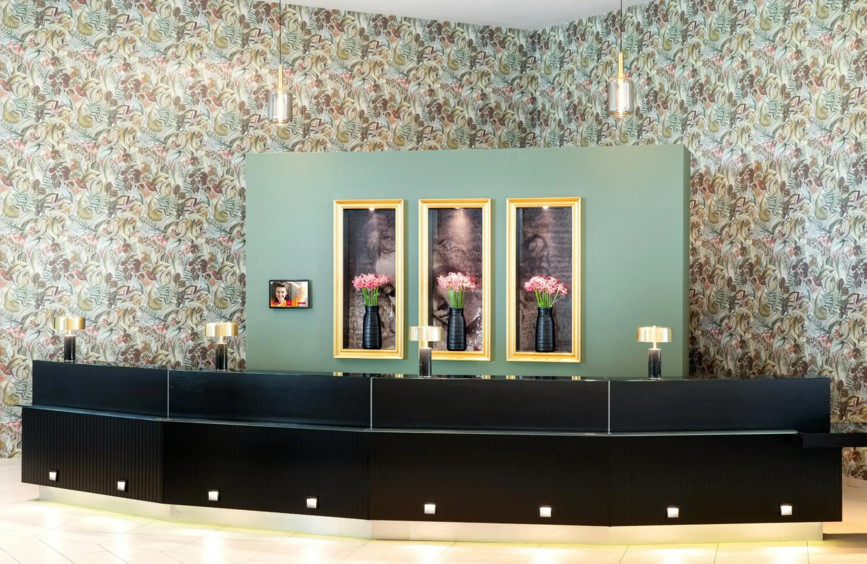 Lobby or reception in Leonardo Royal Hotel Munich Lobby or reception in Leonardo Royal Hotel Munich