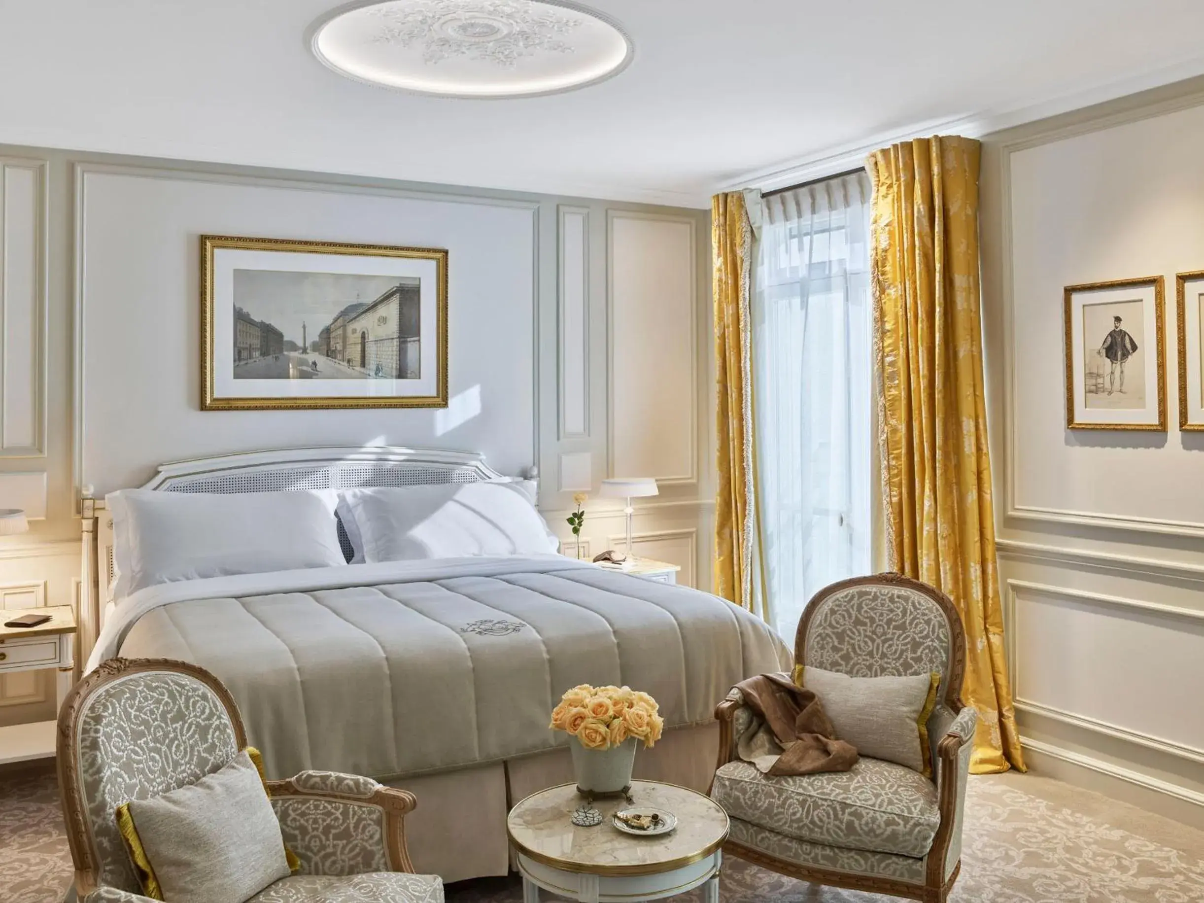 Bed in Le Meurice – Dorchester Collection Bed in Le Meurice – Dorchester Collection