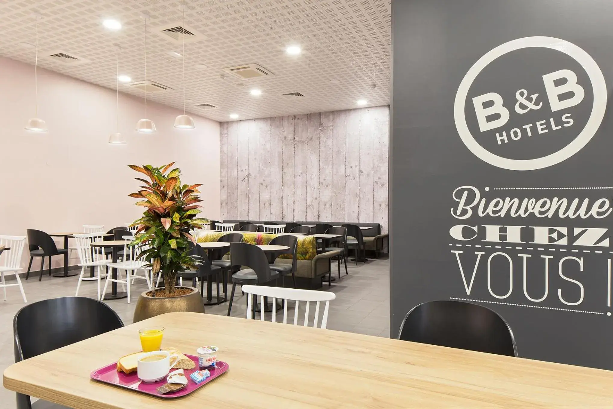 Restaurant/places to eat in B&B HOTEL LYON Centre Perrache Restaurant/places to eat in B&B HOTEL LYON Centre Perrache