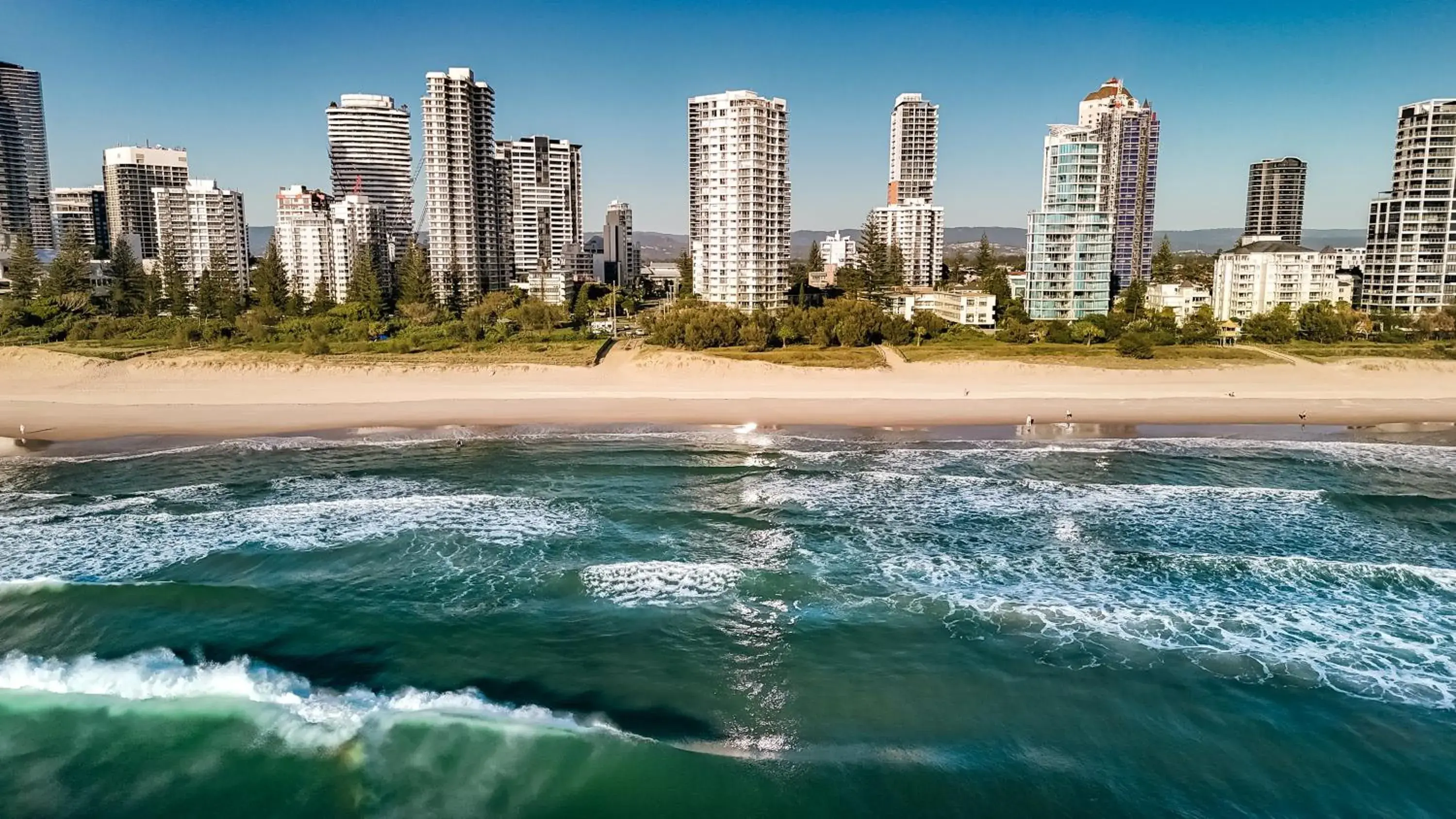 Property building in Talisman Beachside Broadbeach Property building in Talisman Beachside Broadbeach