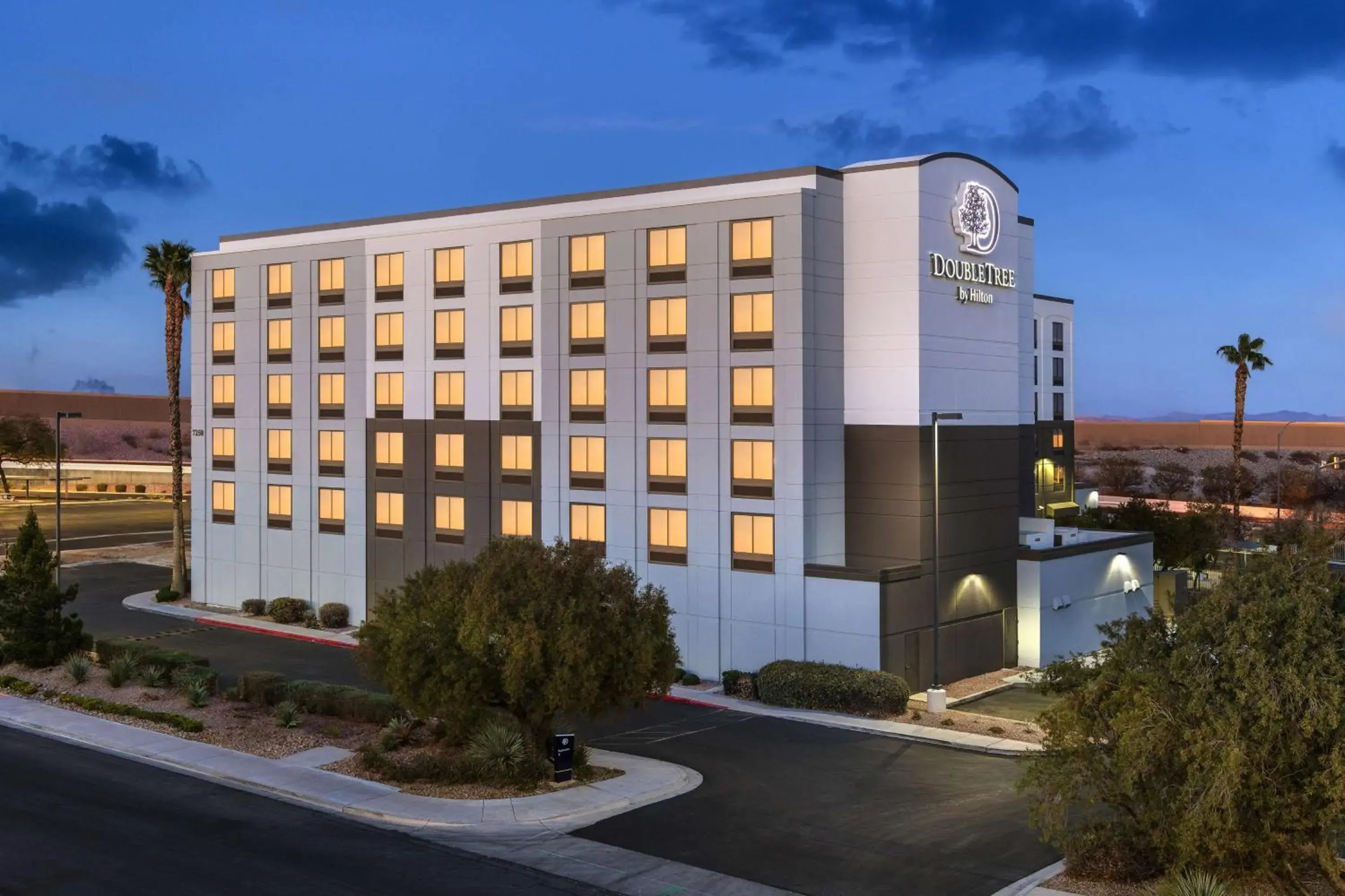 Property building in DoubleTree by Hilton Las Vegas Airport Property building in DoubleTree by Hilton Las Vegas Airport