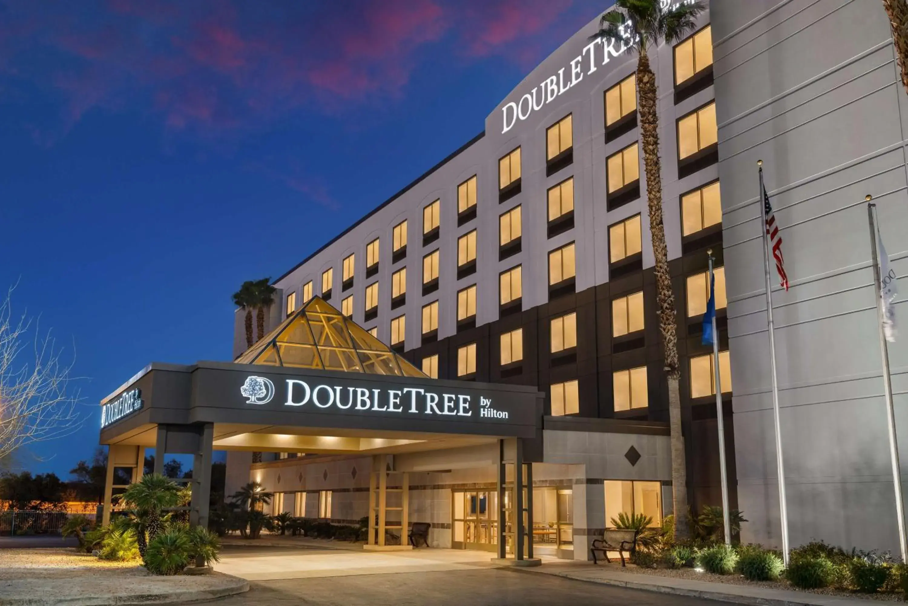 Property building in DoubleTree by Hilton Las Vegas Airport Property building in DoubleTree by Hilton Las Vegas Airport