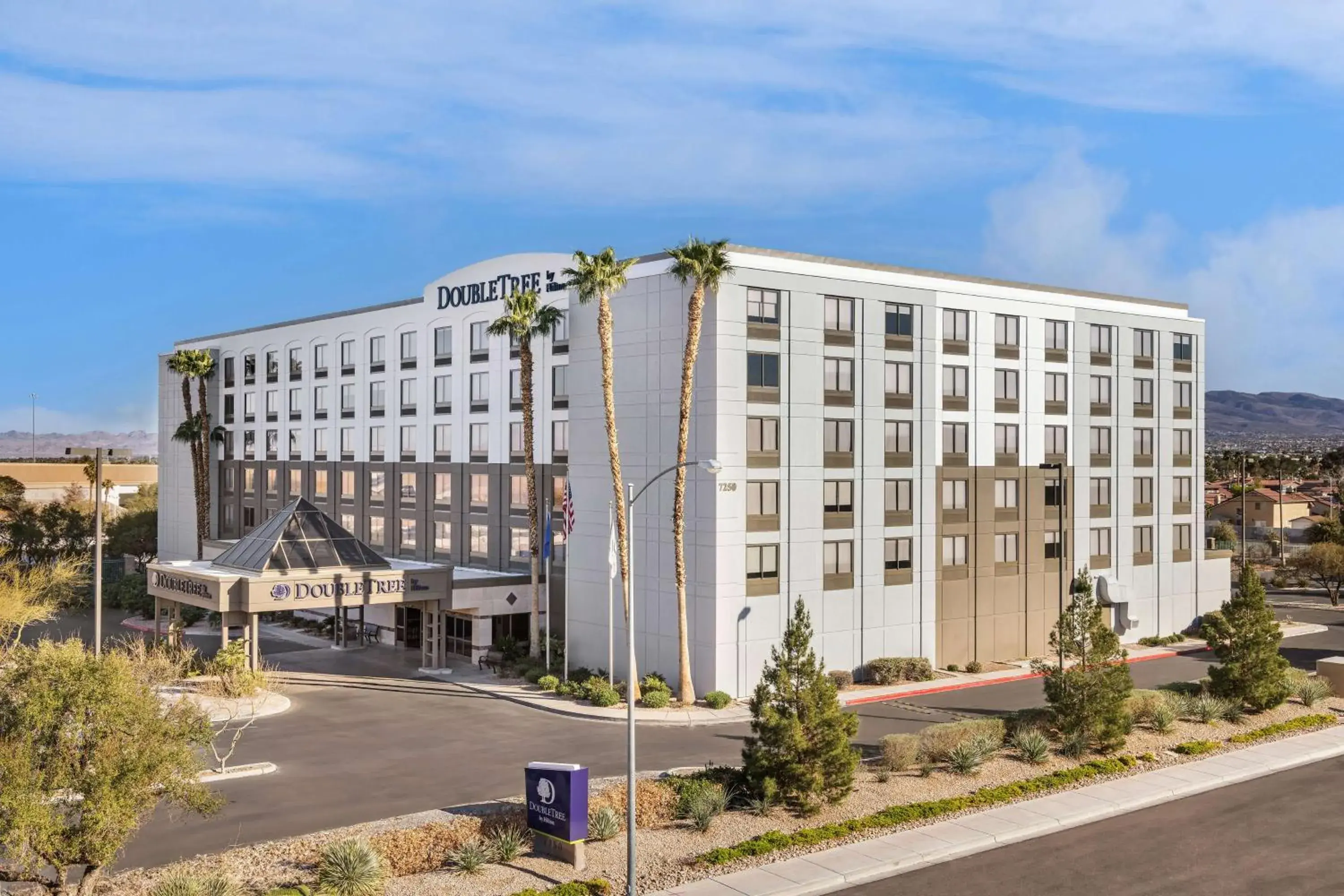 Property building in DoubleTree by Hilton Las Vegas Airport Property building in DoubleTree by Hilton Las Vegas Airport