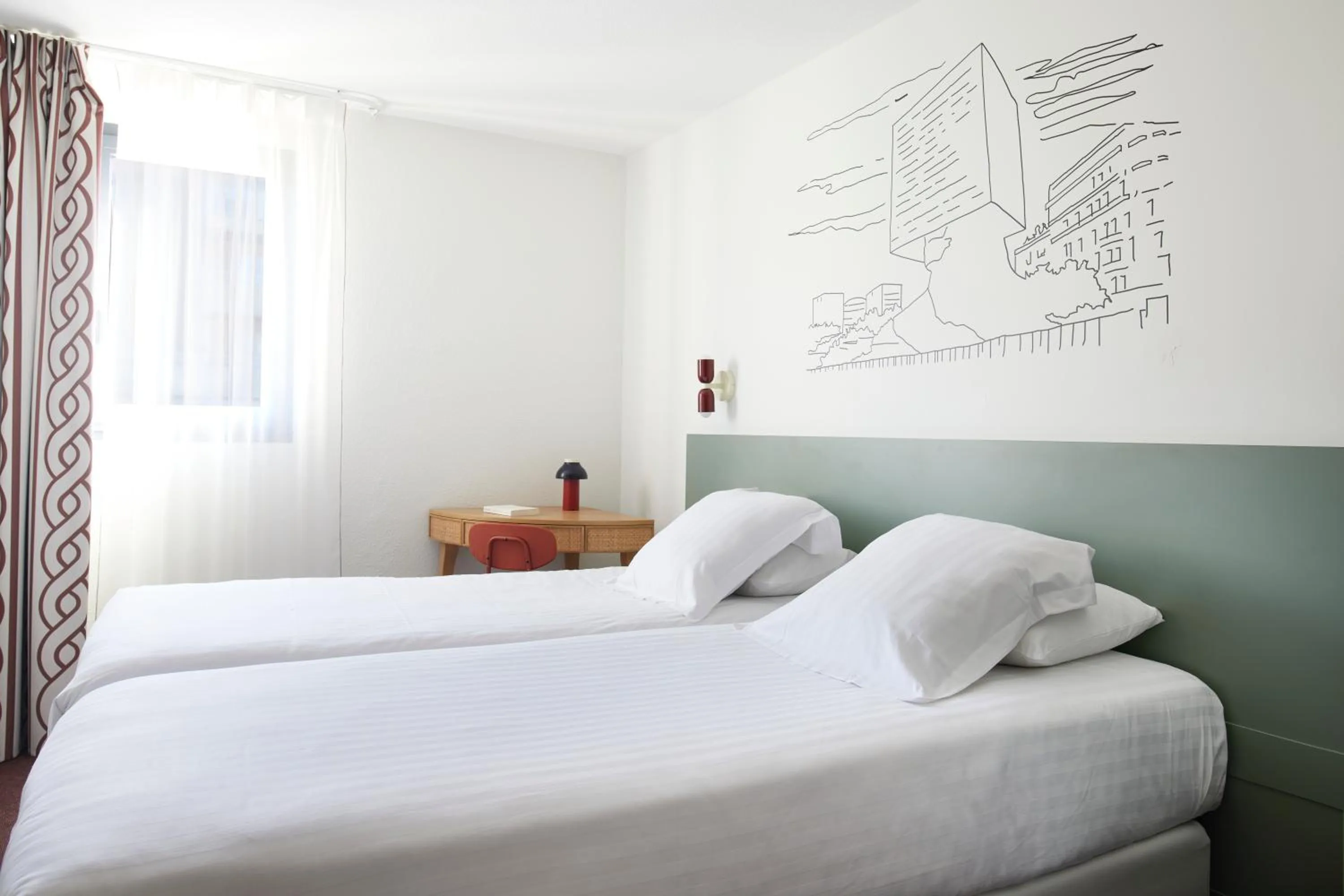 Photo of the whole room, Bed in Hotel Restaurant Isidore by Soniho