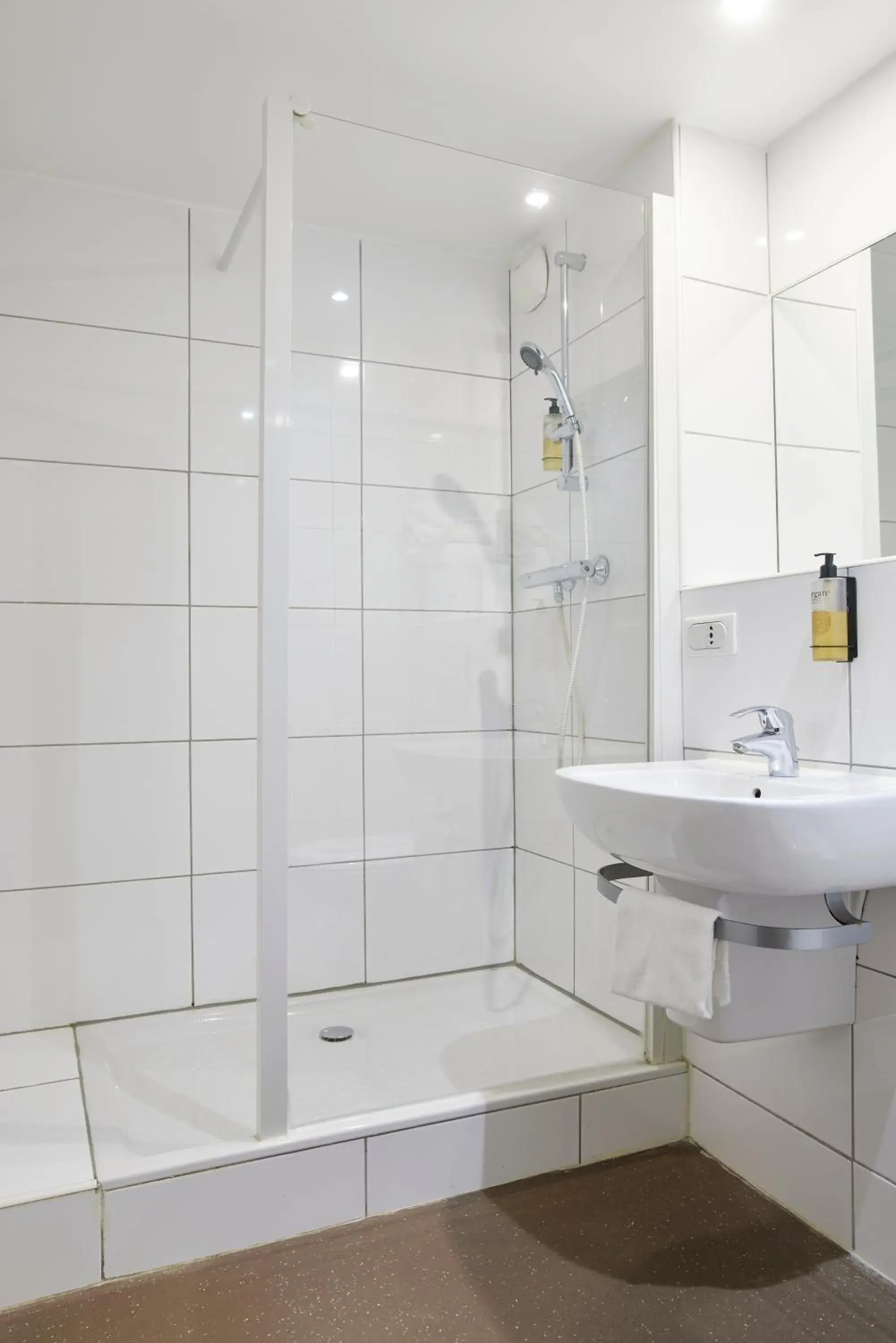 Bathroom in Hotel Restaurant Isidore by Soniho Bathroom in Hotel Restaurant Isidore by Soniho