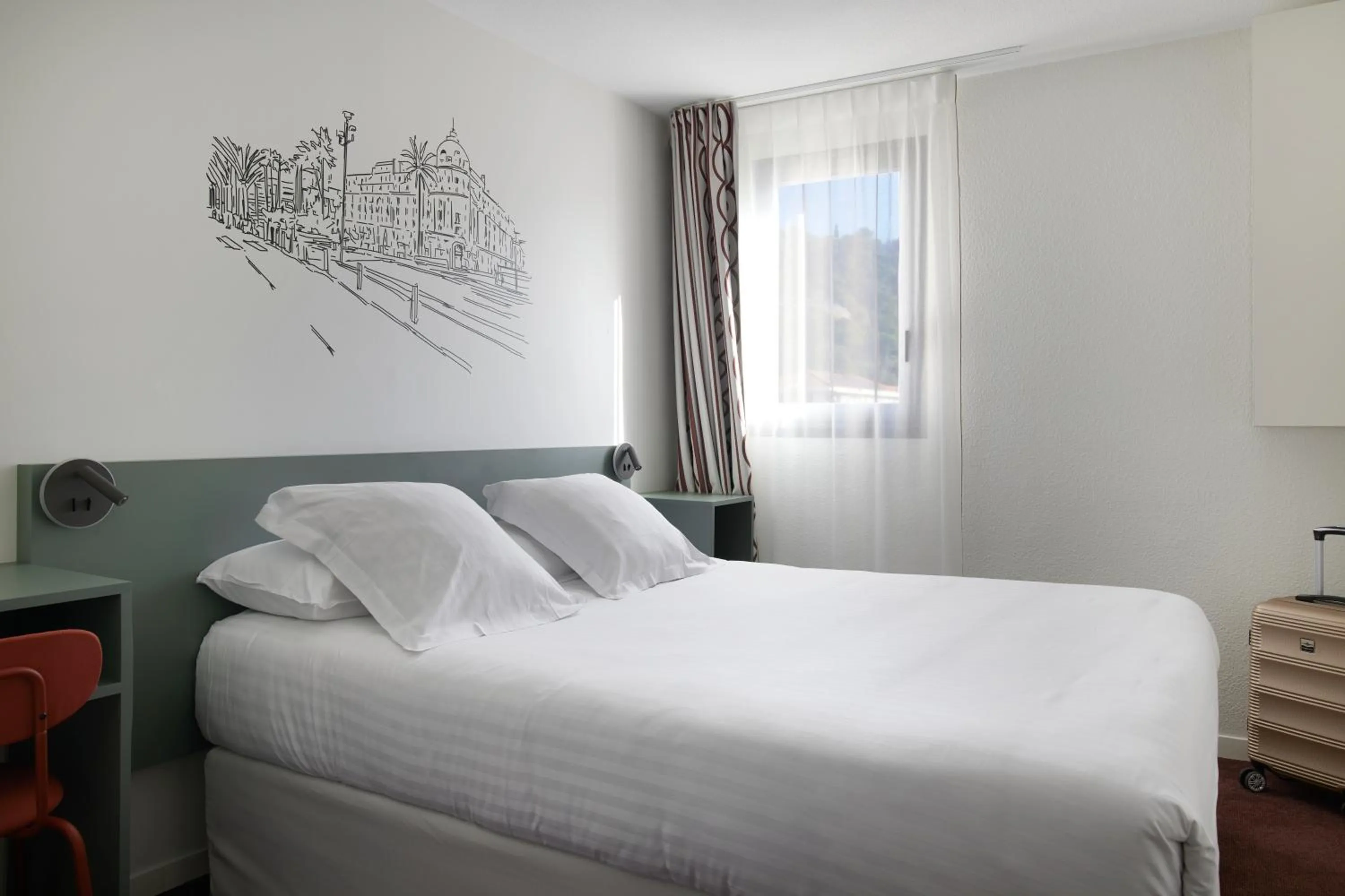 Photo of the whole room, Bed in Hotel Restaurant Isidore by Soniho