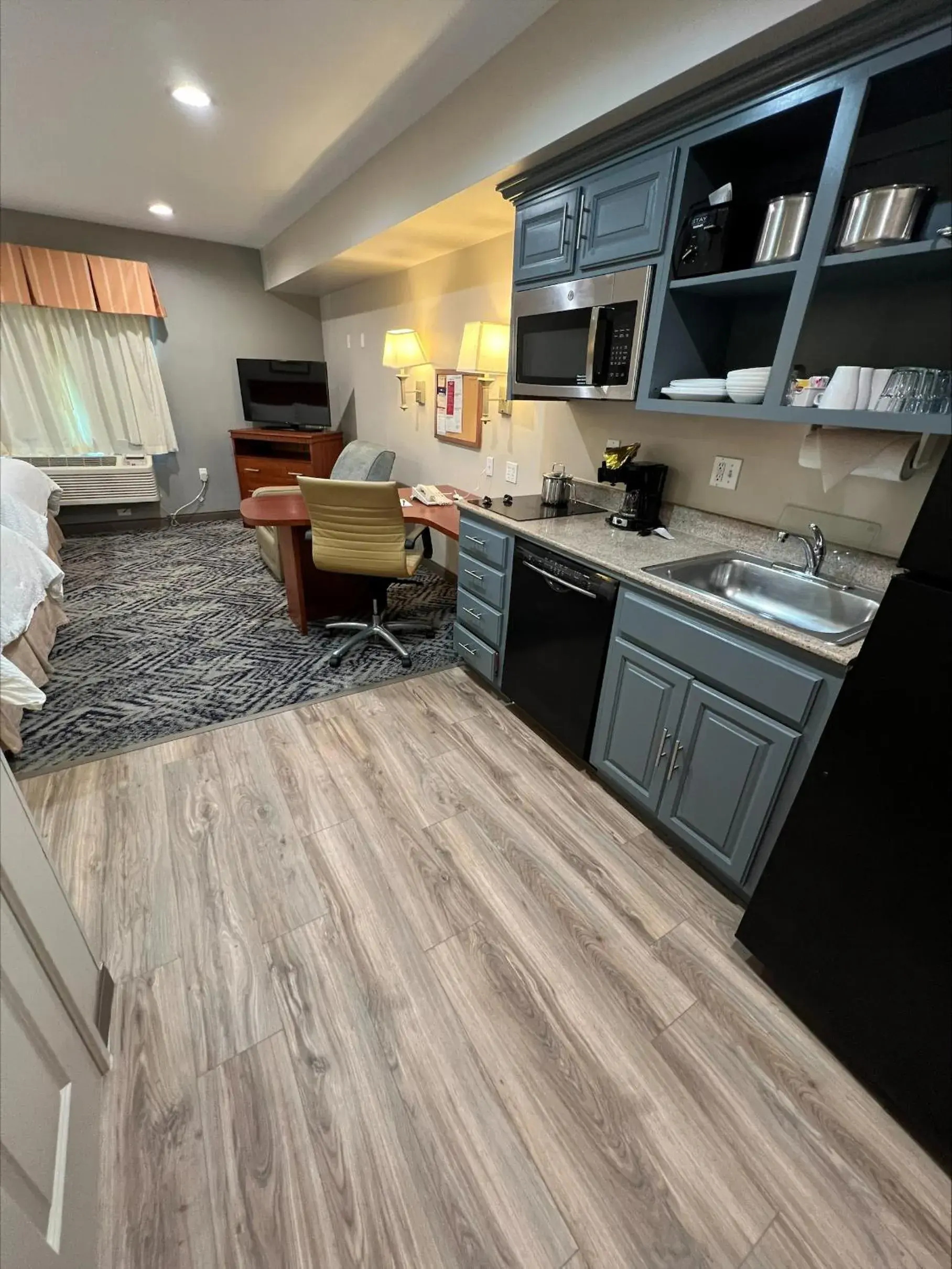 kitchen in Candlewood Suites LAX Hawthorne by IHG kitchen in Candlewood Suites LAX Hawthorne by IHG