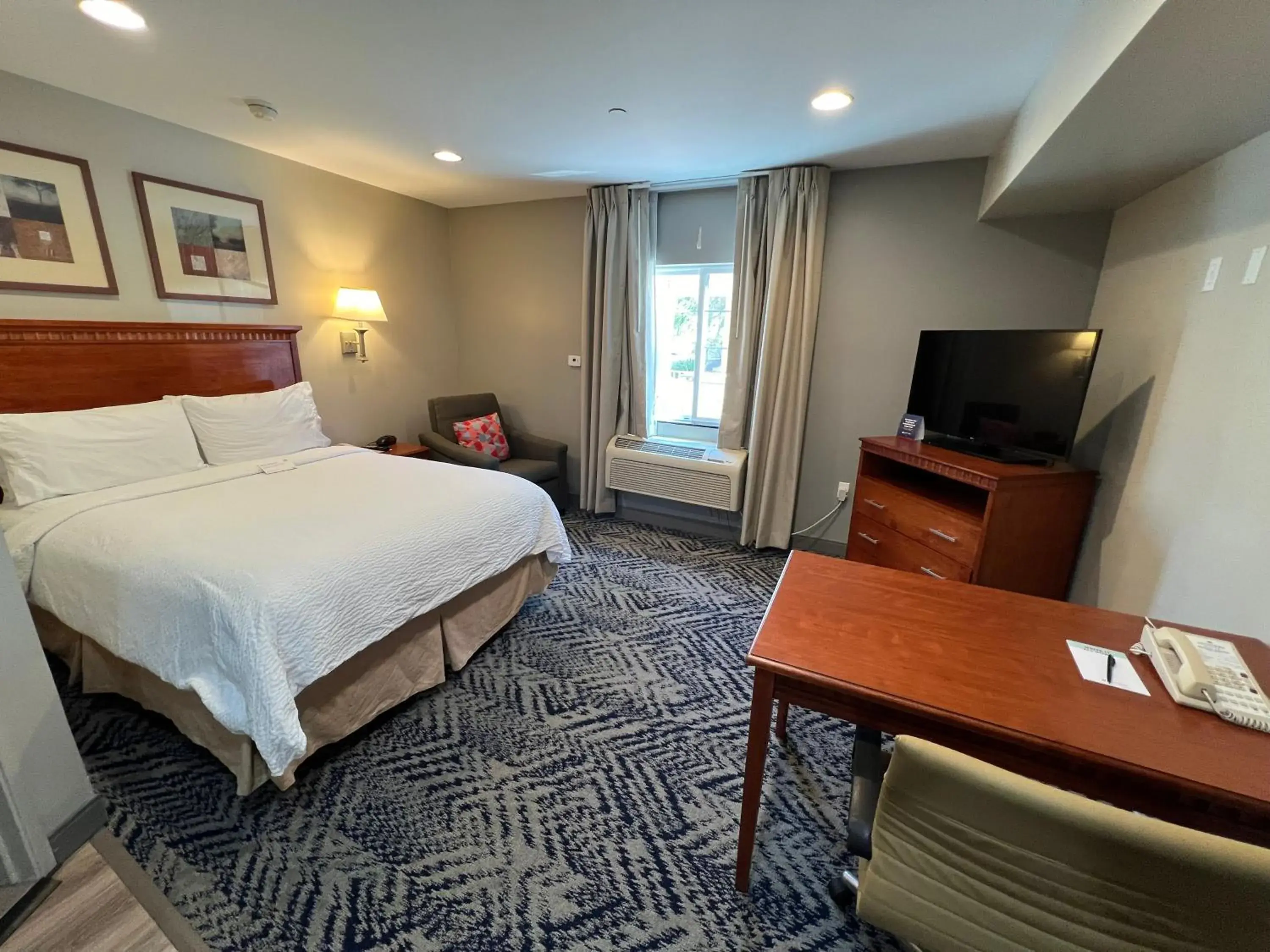 Bedroom, Bed in Candlewood Suites LAX Hawthorne by IHG Bedroom, Bed in Candlewood Suites LAX Hawthorne by IHG